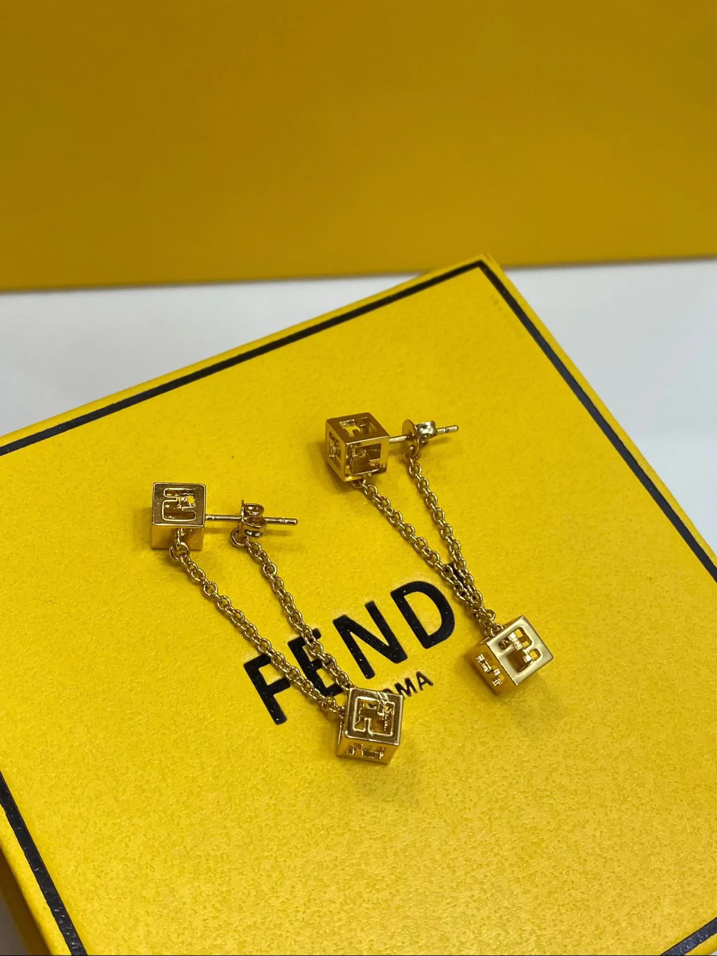 Бижутерия Fendi 18123181