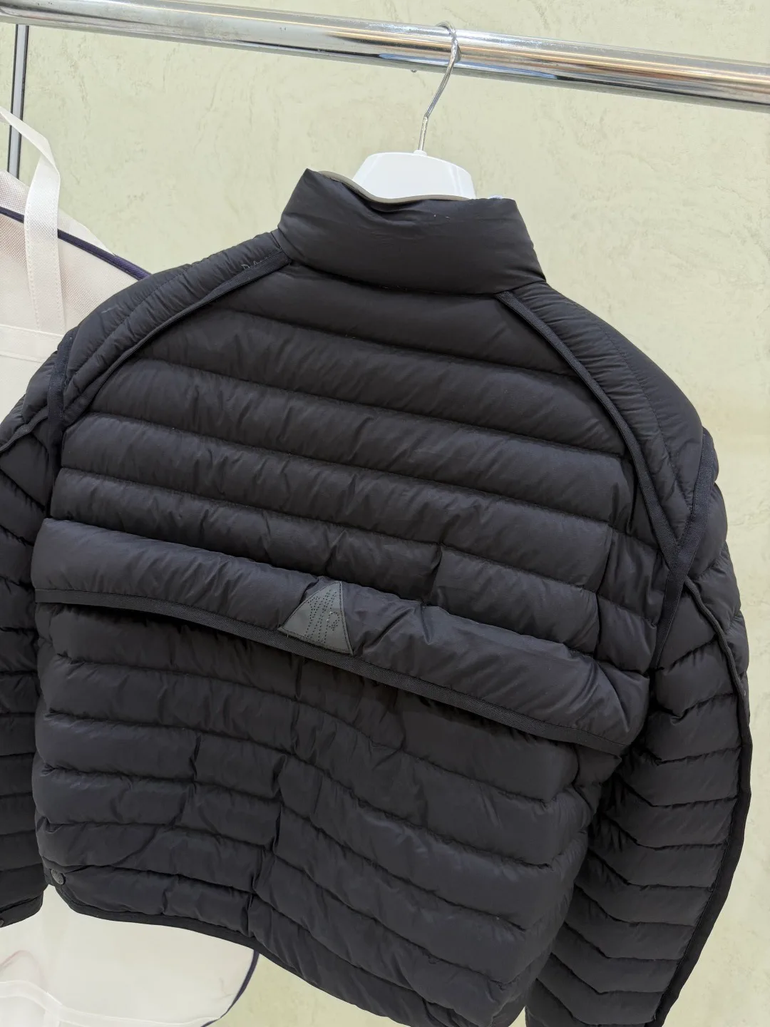 Куртки И Пуховики Женские Moncler 17918894