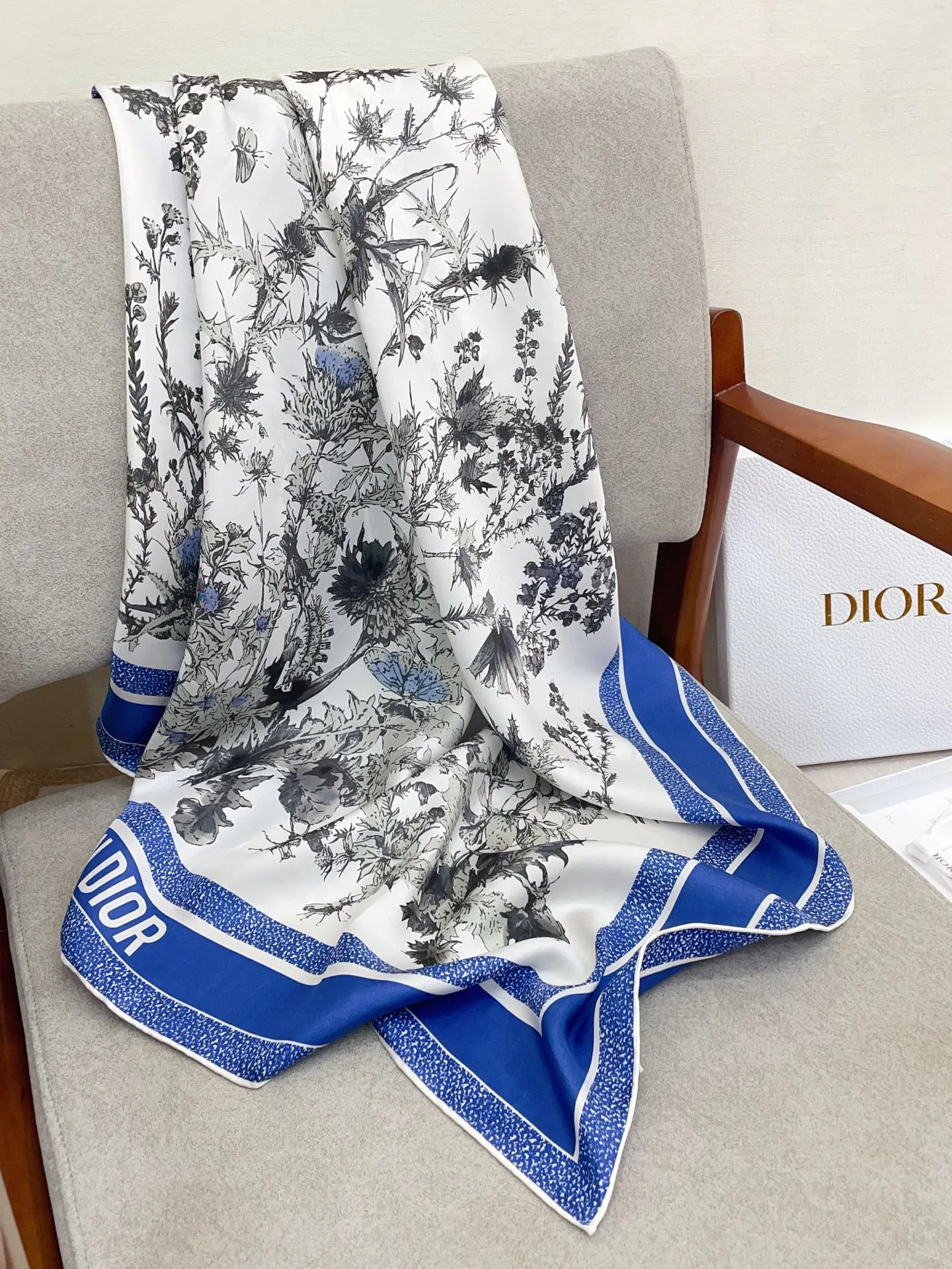 Платки Christian Dior 10191