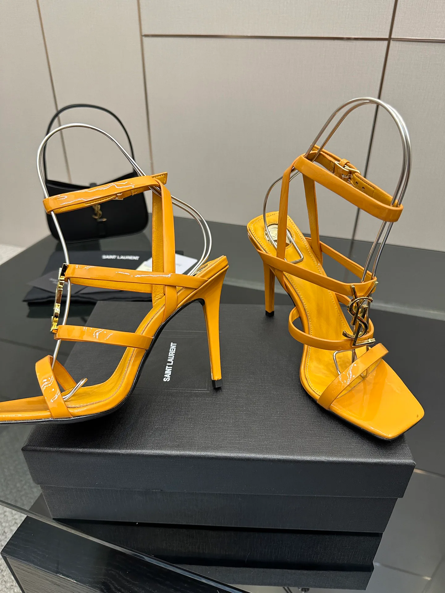 Босоножки Женские Saint Laurent 13164407