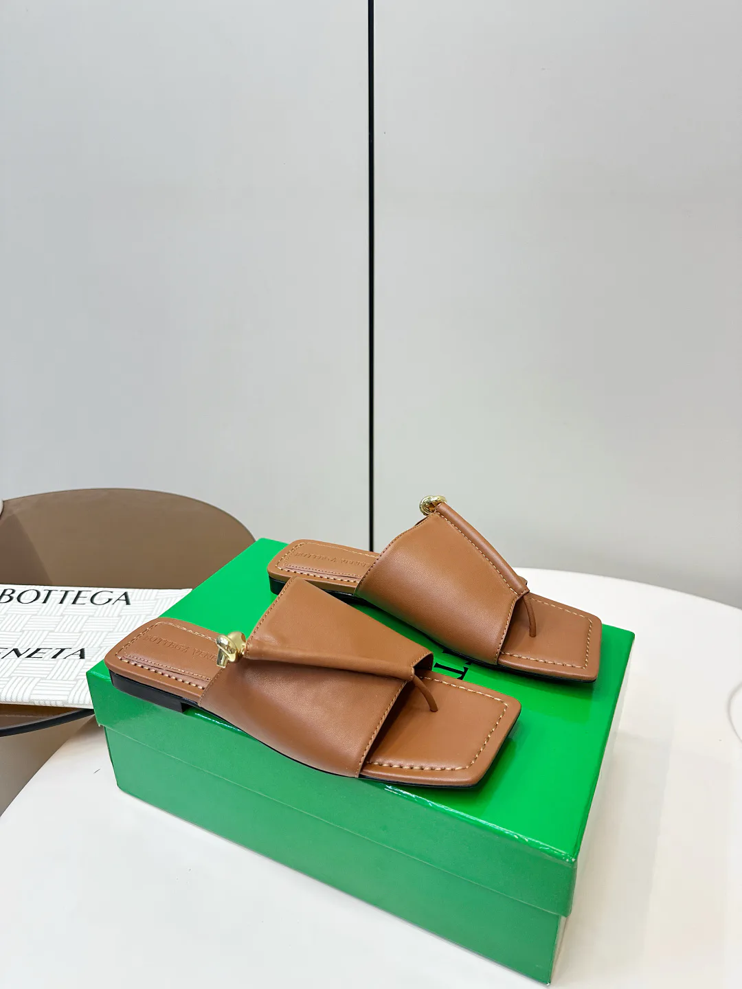 Шлепанцы Женские Bottega Veneta 490696