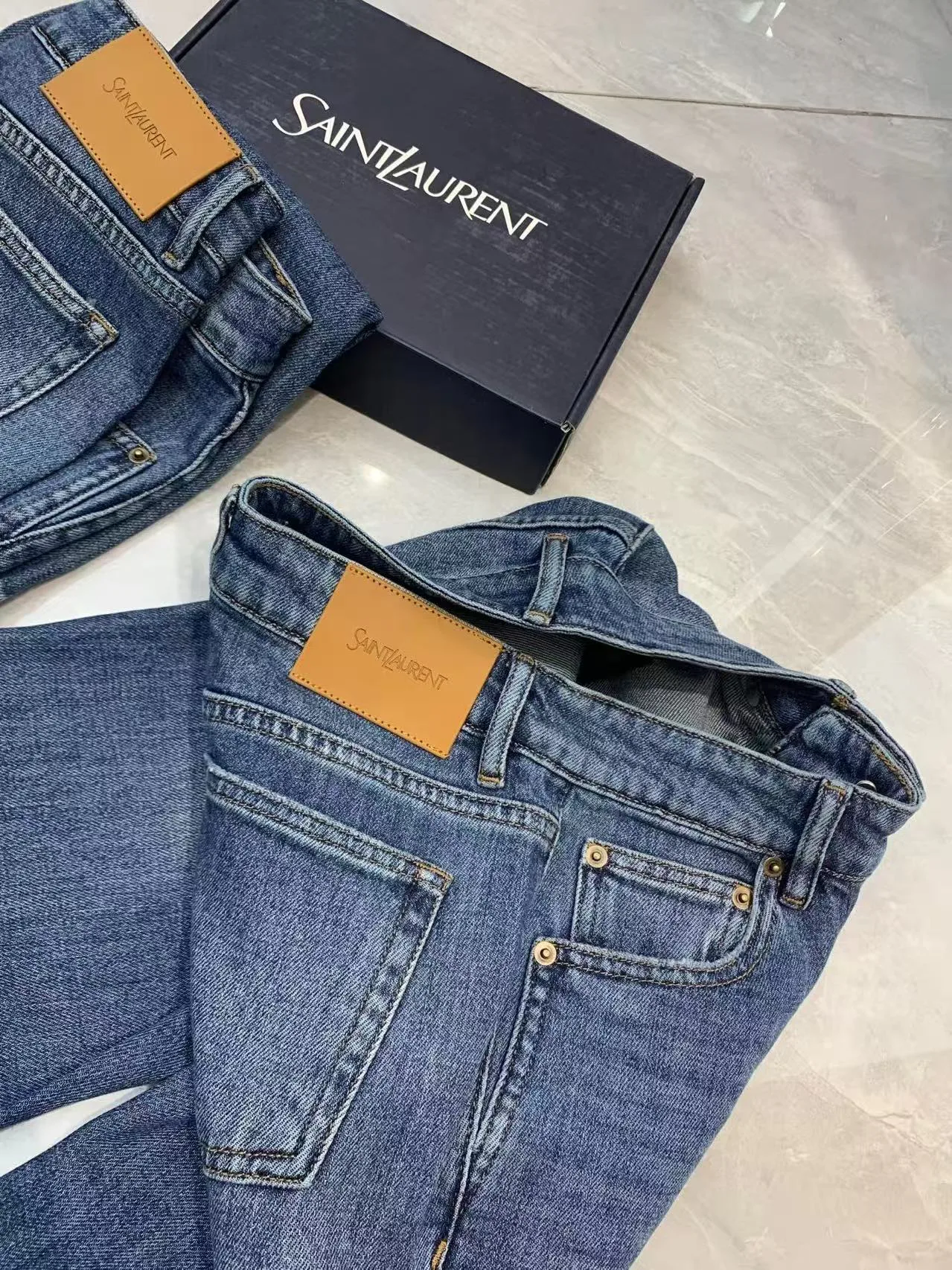 Джинсы Женские Saint Laurent 18274762