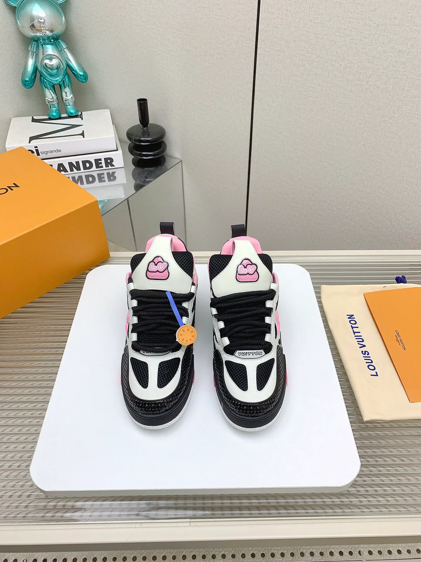 Кроссовки Женские Louis Vuitton 9077