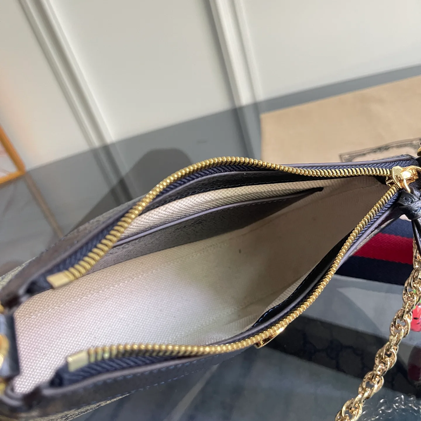 Классические Сумки Женские Gucci 13558900