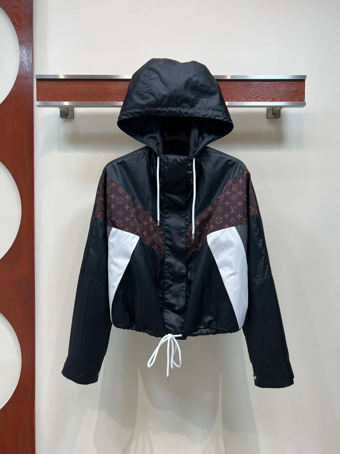 Куртки И Пуховики Женские Louis Vuitton 1886794