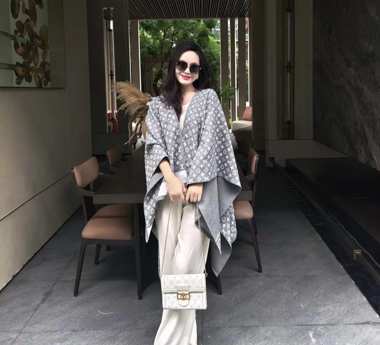 Пальто Женские Louis Vuitton 18413326