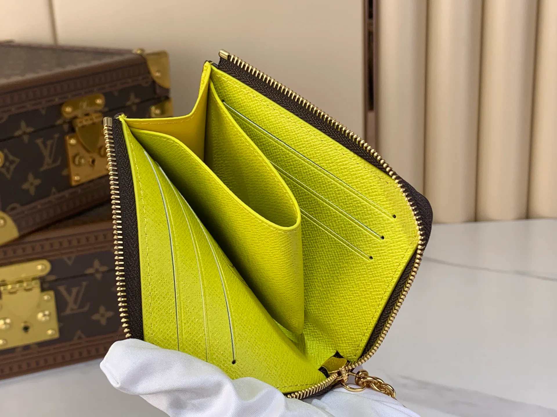 Клатчи Женские Louis Vuitton 13582758
