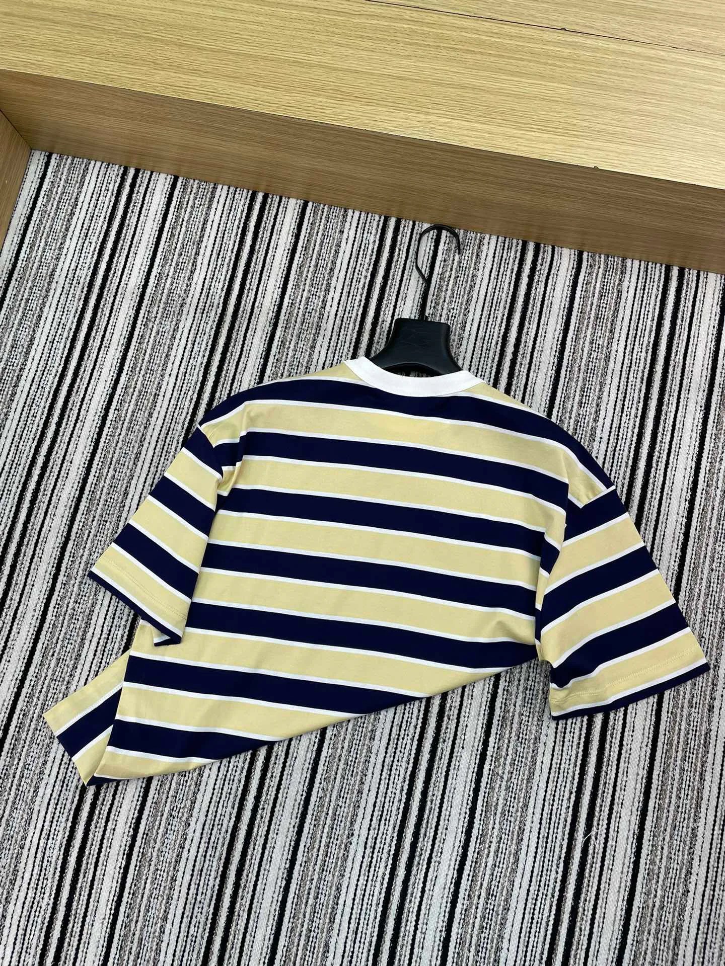 Футболки Женские Prada 2302695