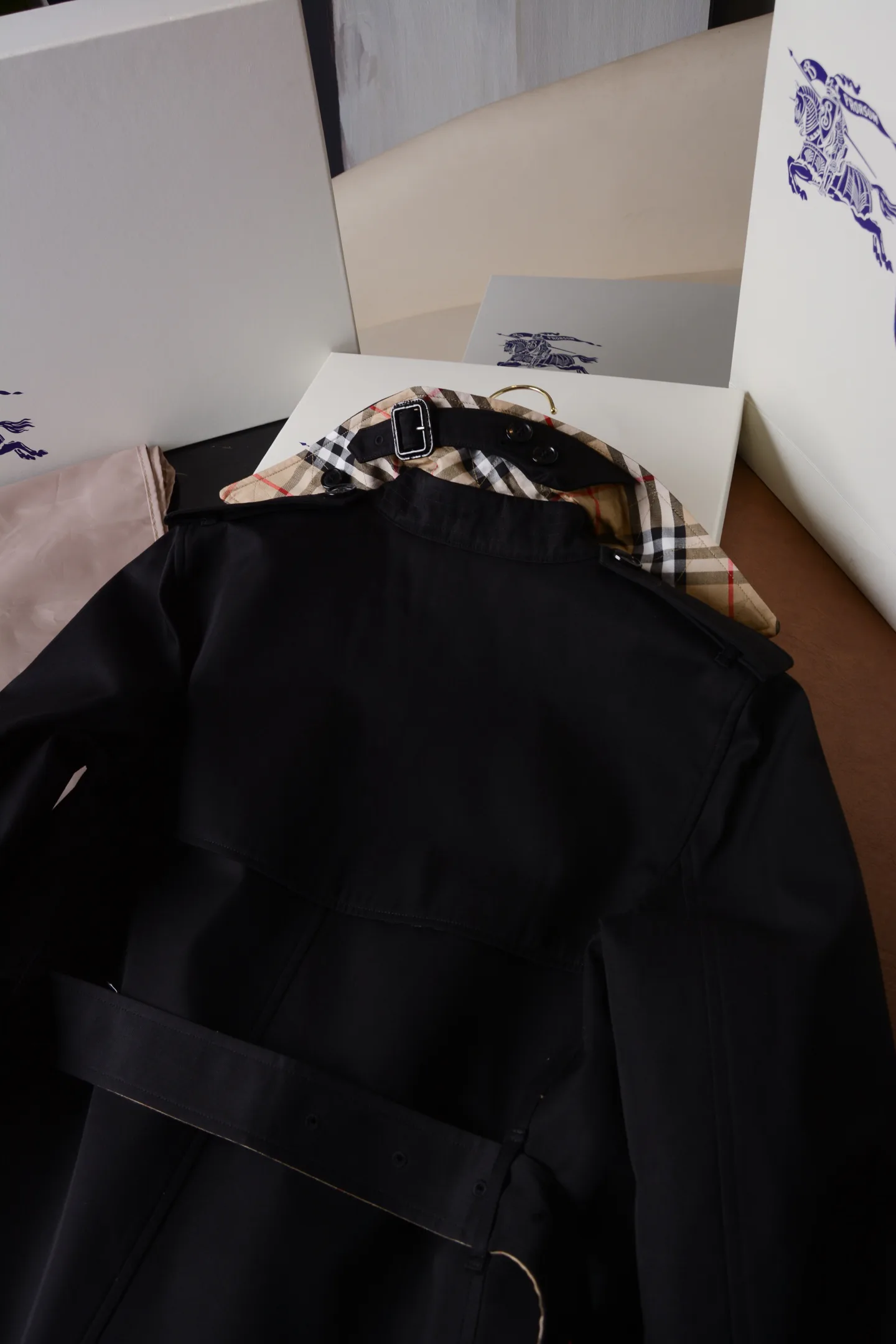 Тренчи Женские Burberry 18086901