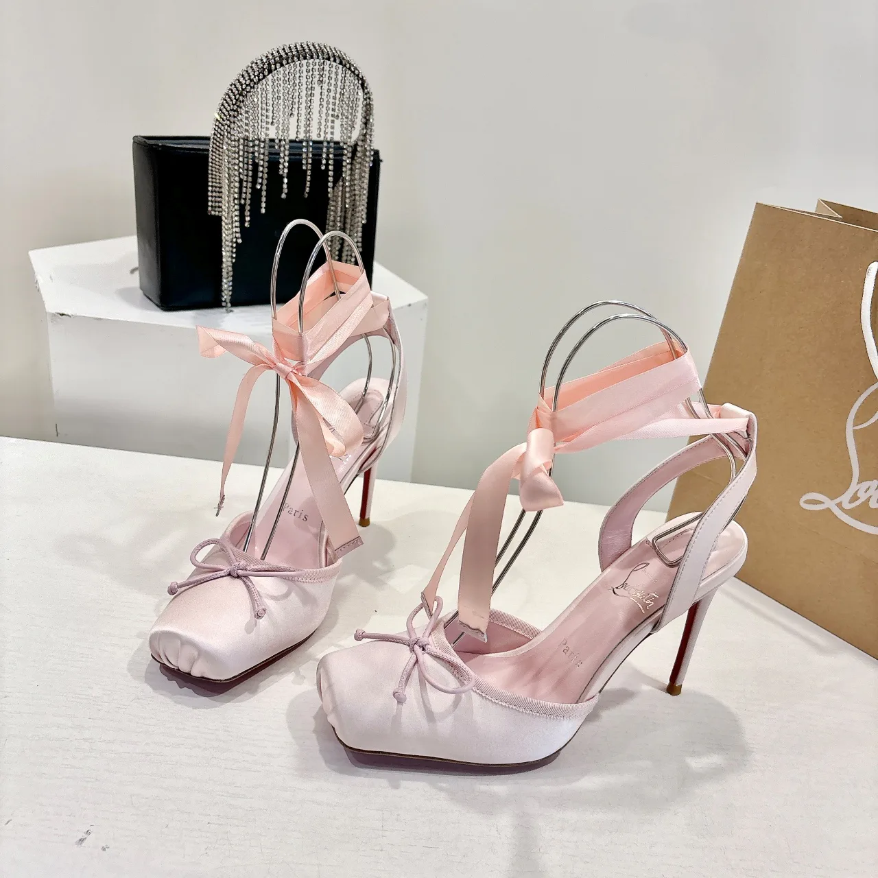 Туфли Женские Christian Louboutin 1111097