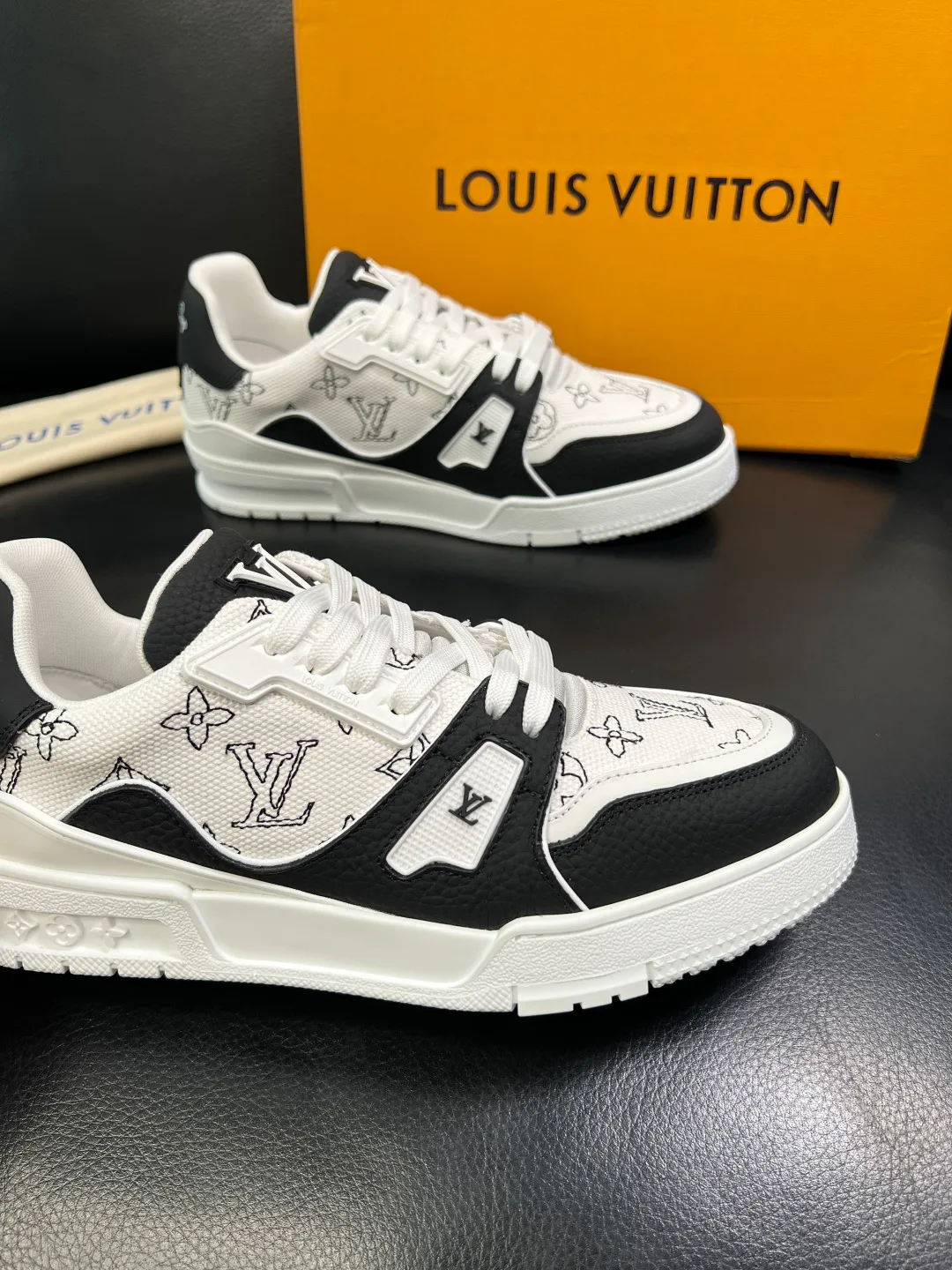 Кроссовки Женские Louis Vuitton 420236