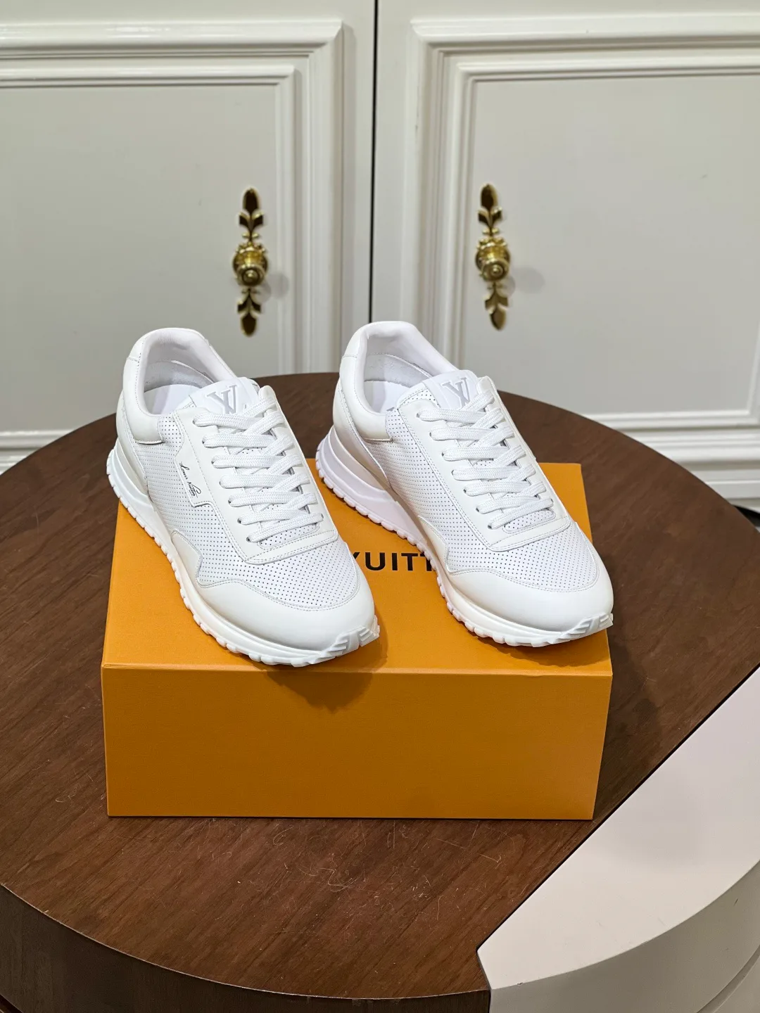 Кроссовки Мужские Louis Vuitton 18039350