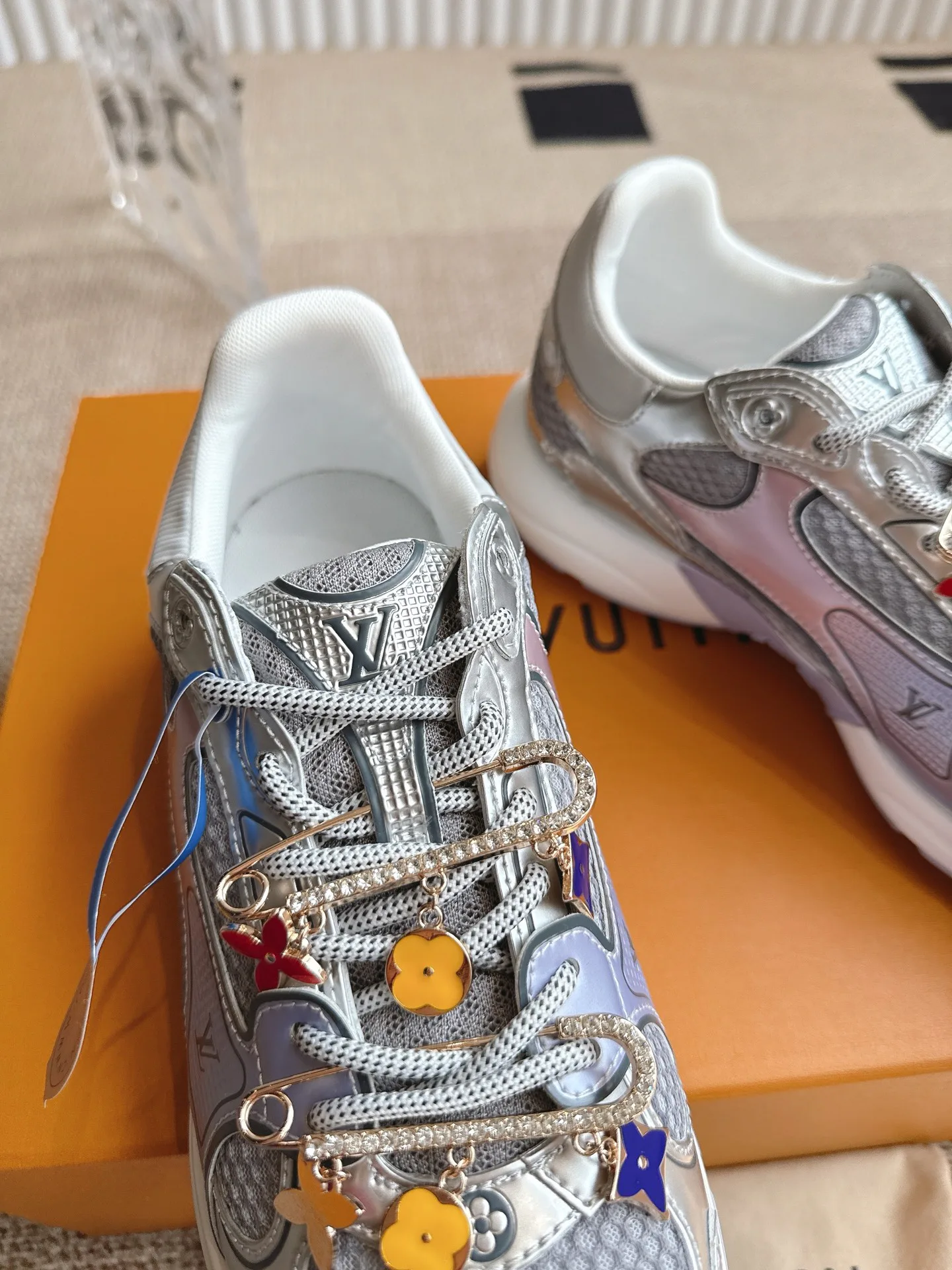 Кроссовки Женские Louis Vuitton 13351297