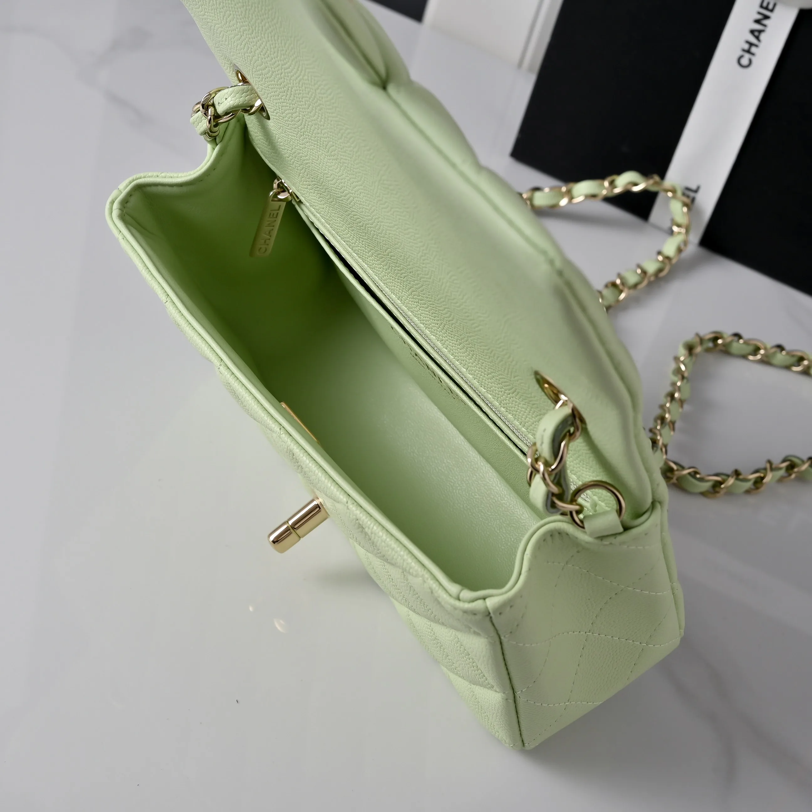 Классические Сумки Женские Chanel 18147802