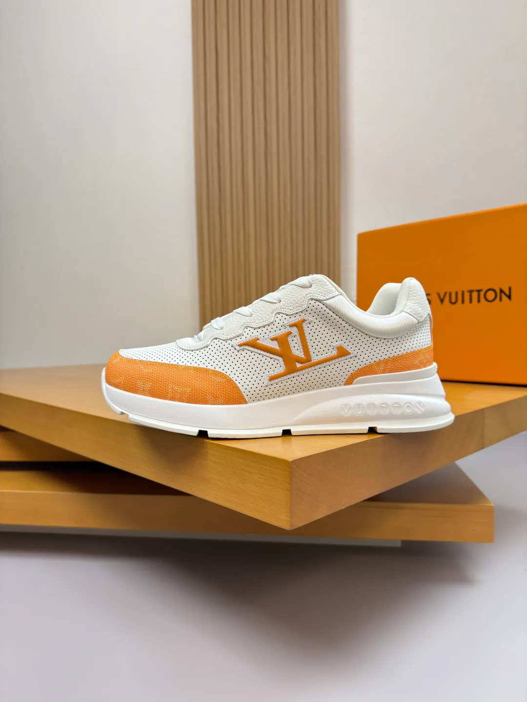 Кроссовки Женские Louis Vuitton 2652650