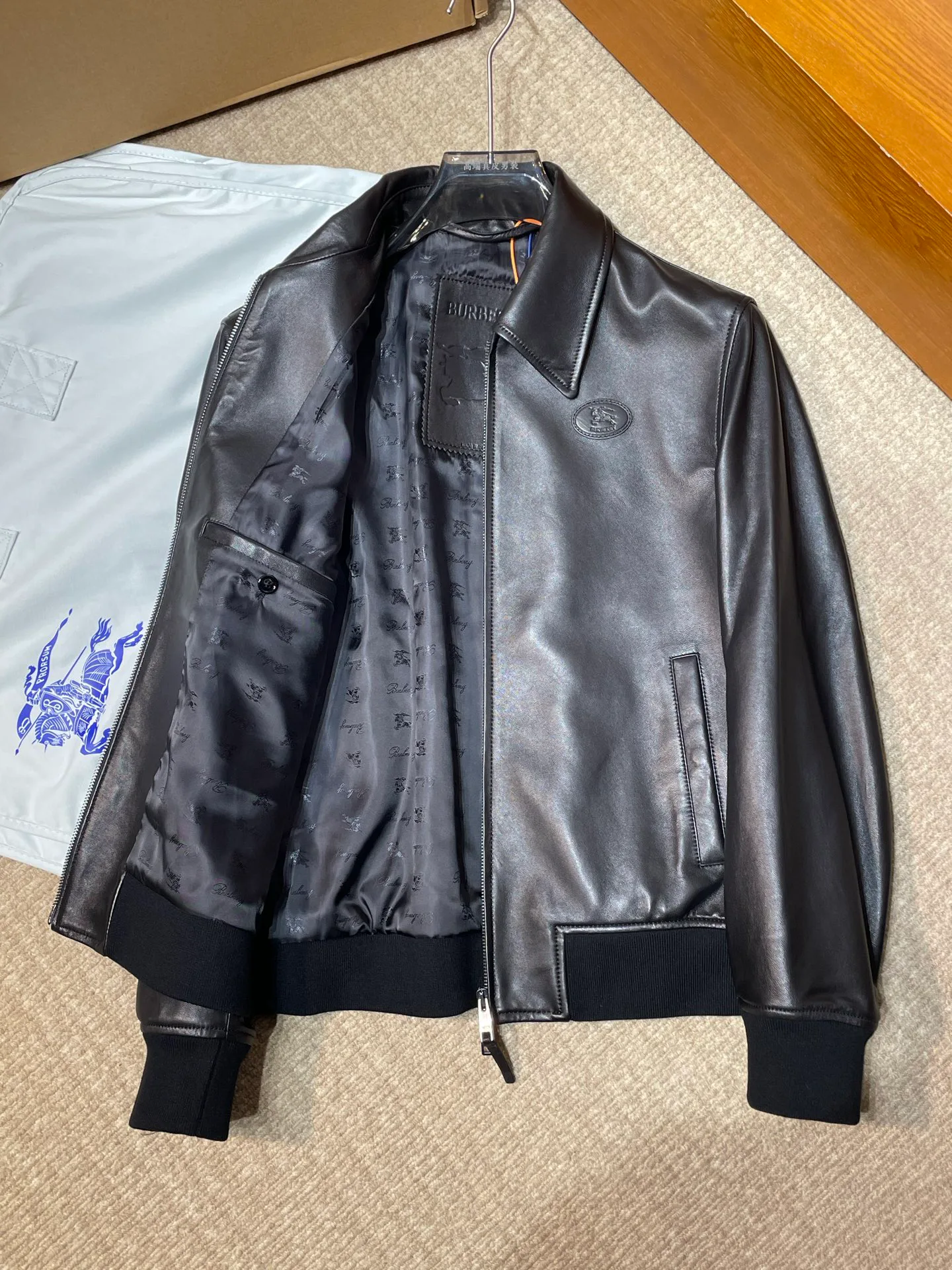Кожаные Куртки И Дублёнки Женские Burberry 18235890