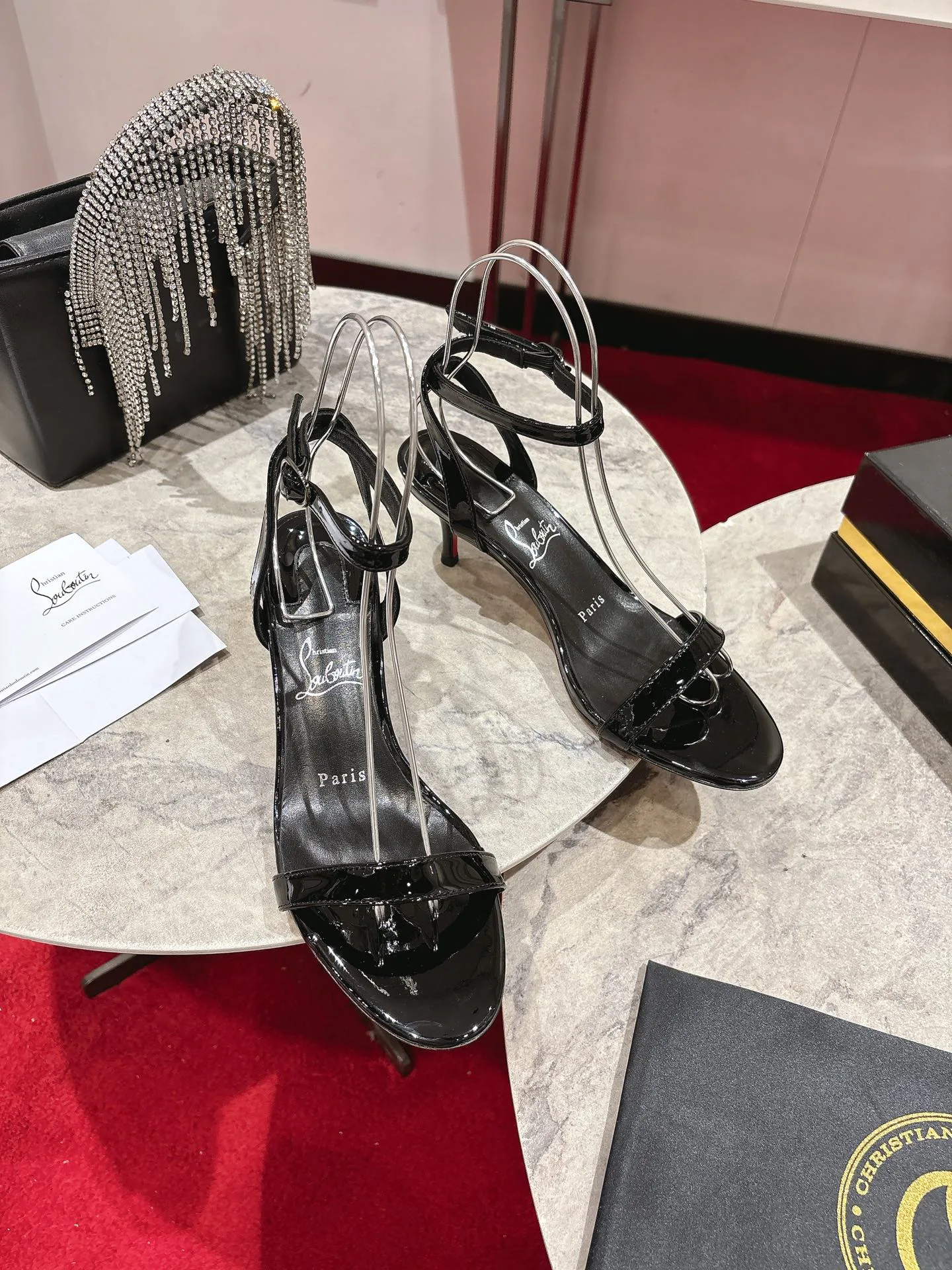 Босоножки Женские Christian Louboutin 14354240
