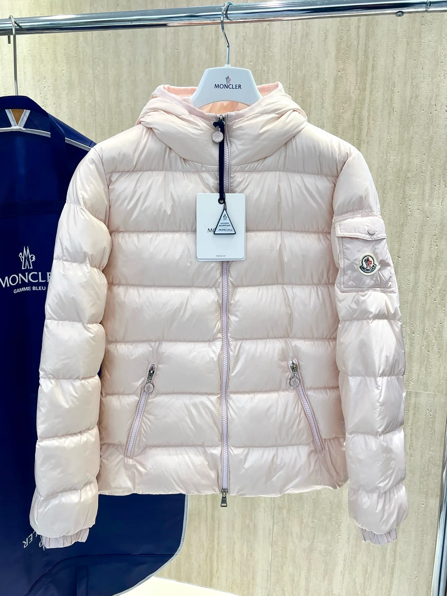 Куртки И Пуховики Мужские Moncler 18231422