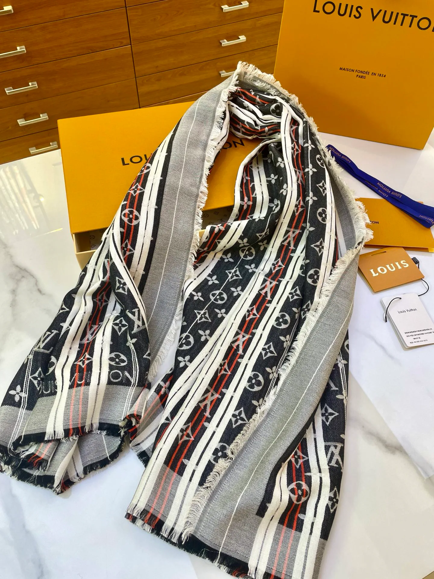 Шарфы Louis Vuitton 4874460