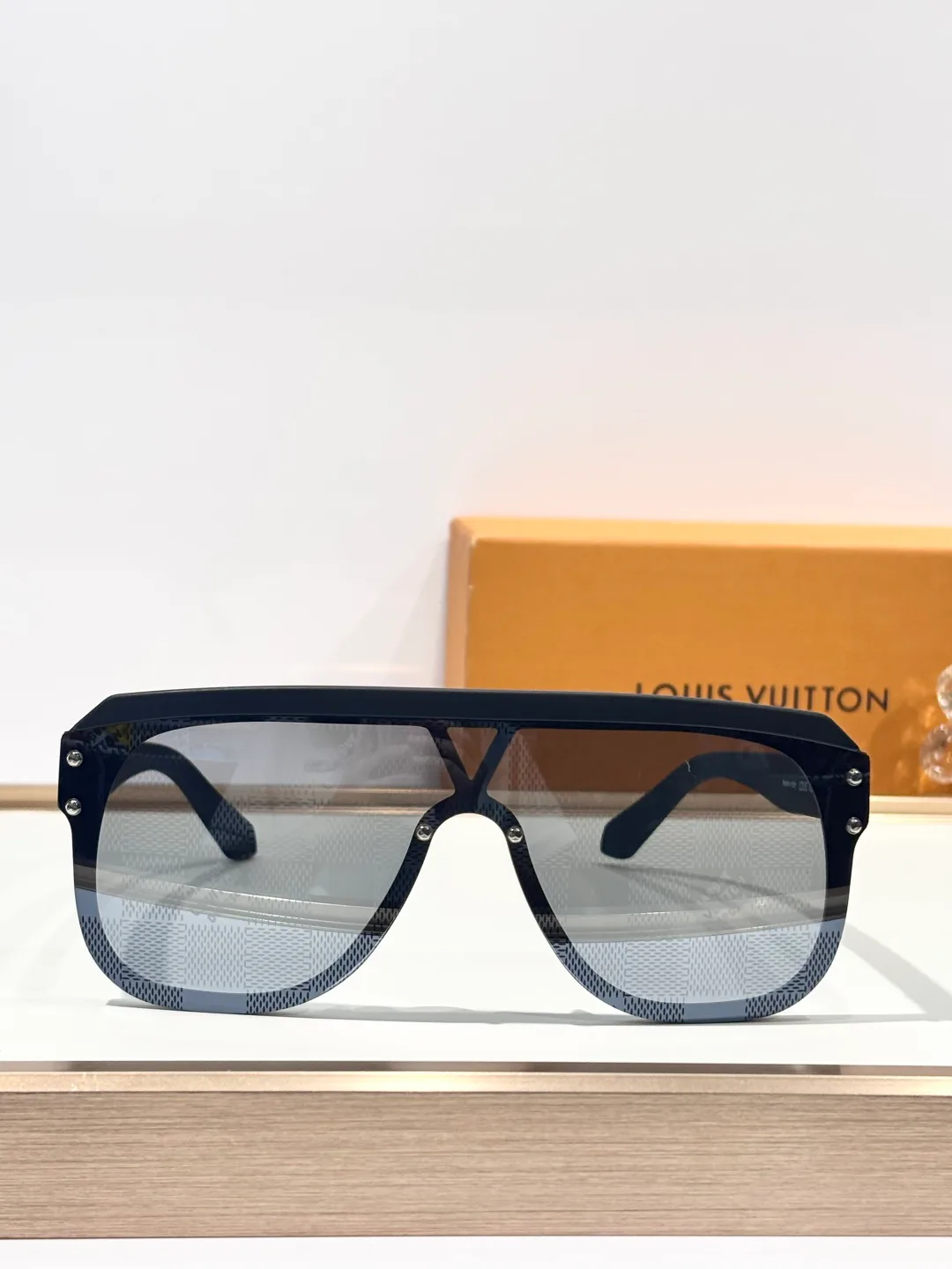 Очки Louis Vuitton 18196735