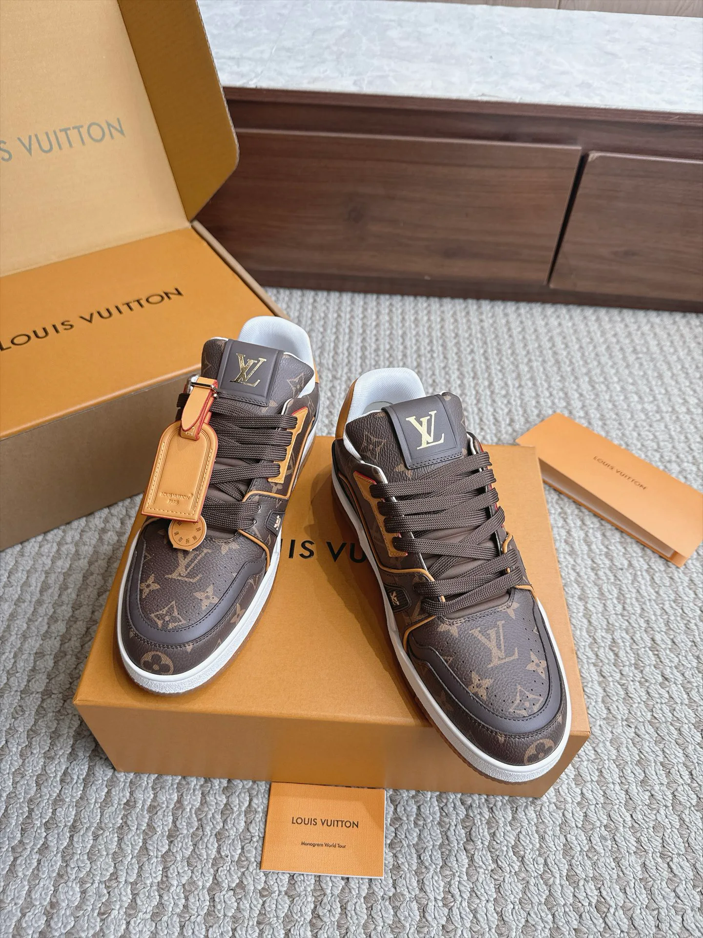 Кроссовки Мужские Louis Vuitton 18039310