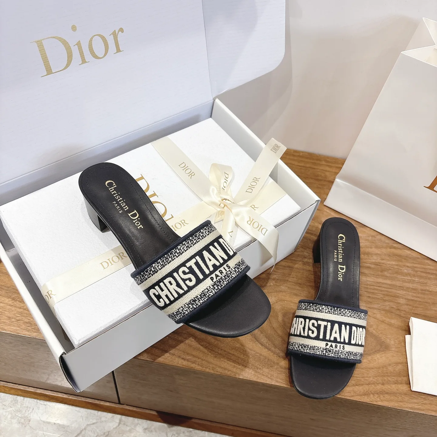 Босоножки Женские Christian Dior 1137327