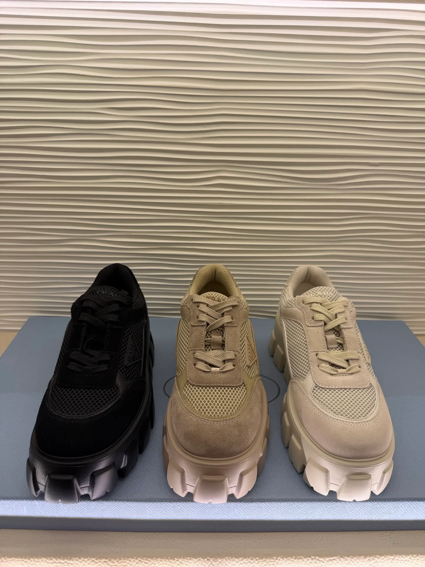 Кроссовки Женские Prada 19453632