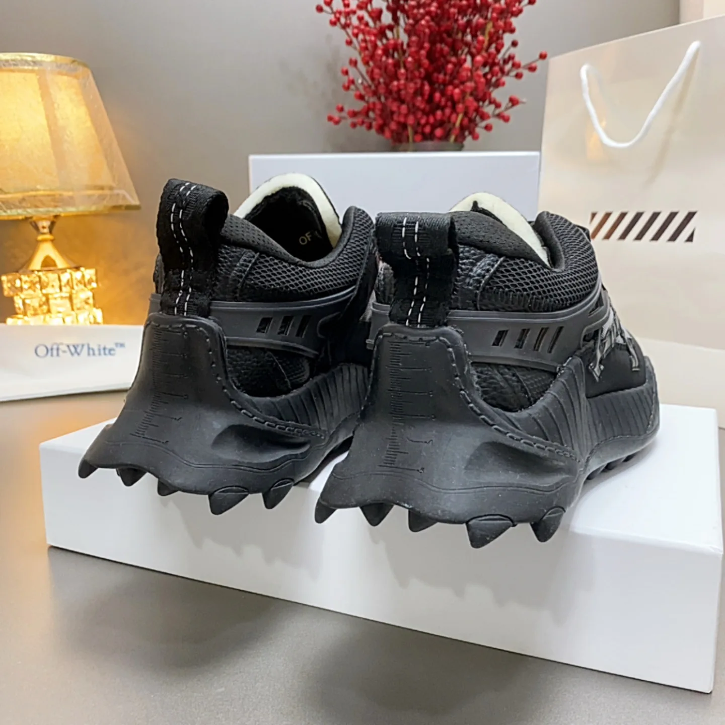 Кроссовки Женские Off-White 17530540