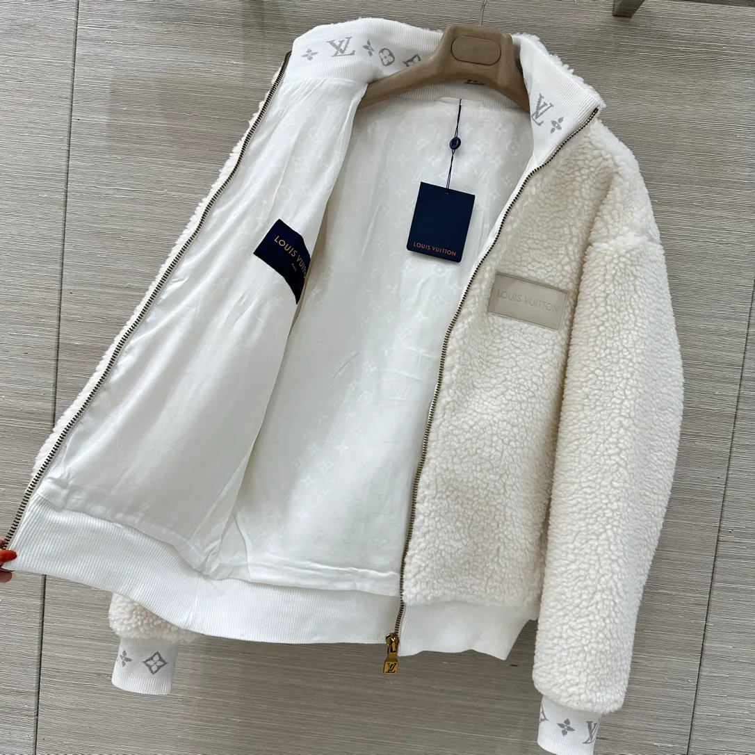 Куртки И Пуховики Женские Louis Vuitton 95370