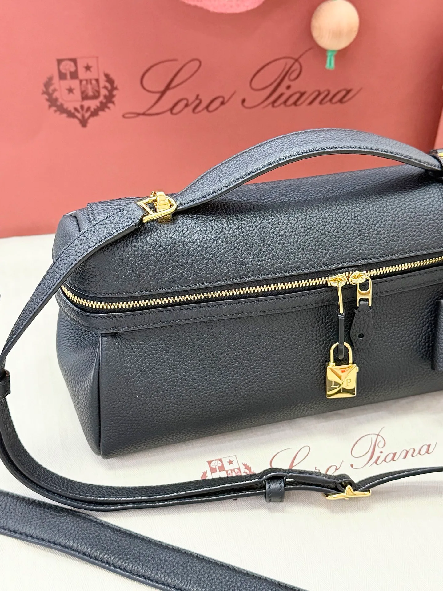 Классические Сумки Женские Loro Piana 17692346