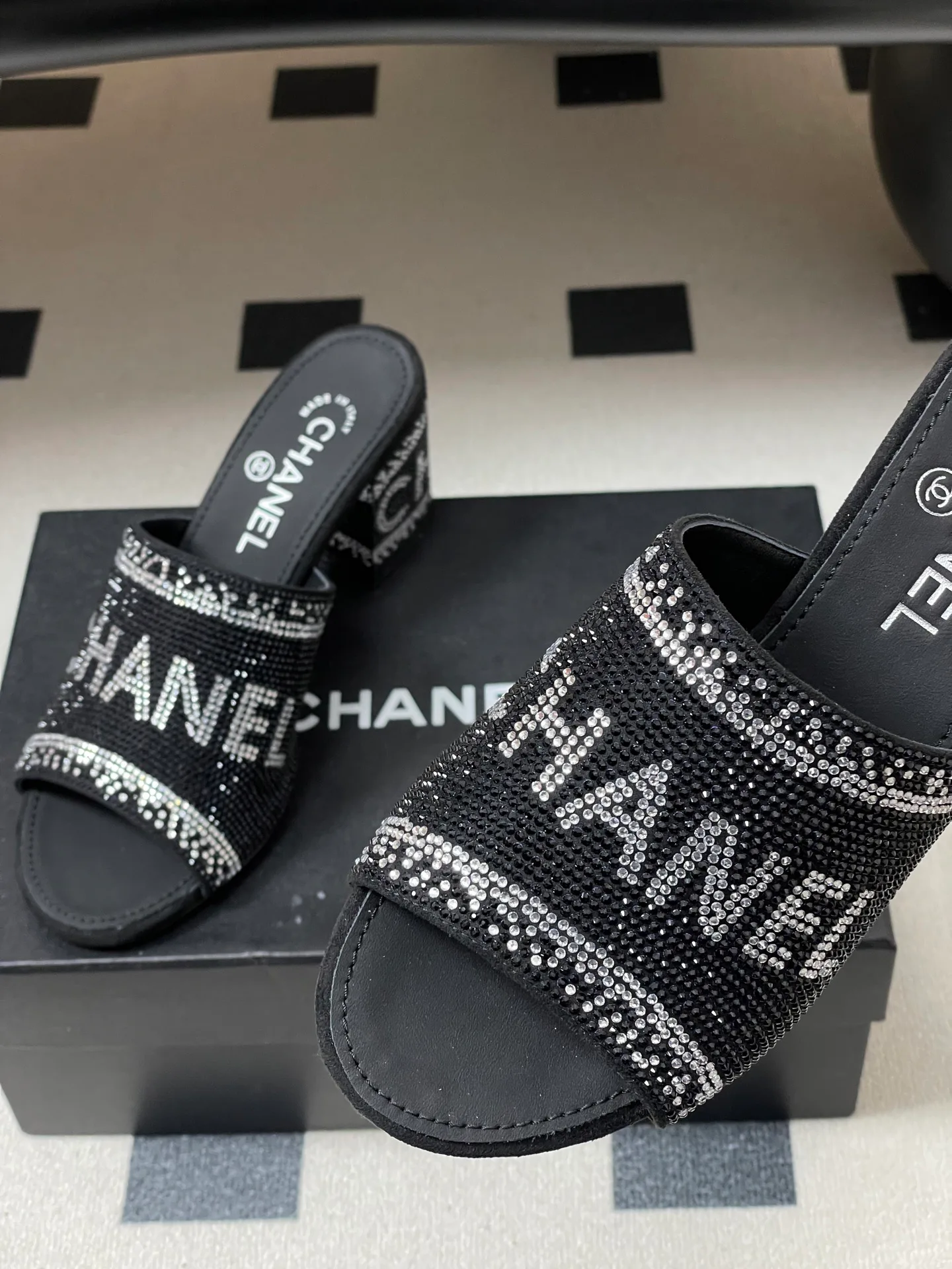 Босоножки Женские Chanel 10993946