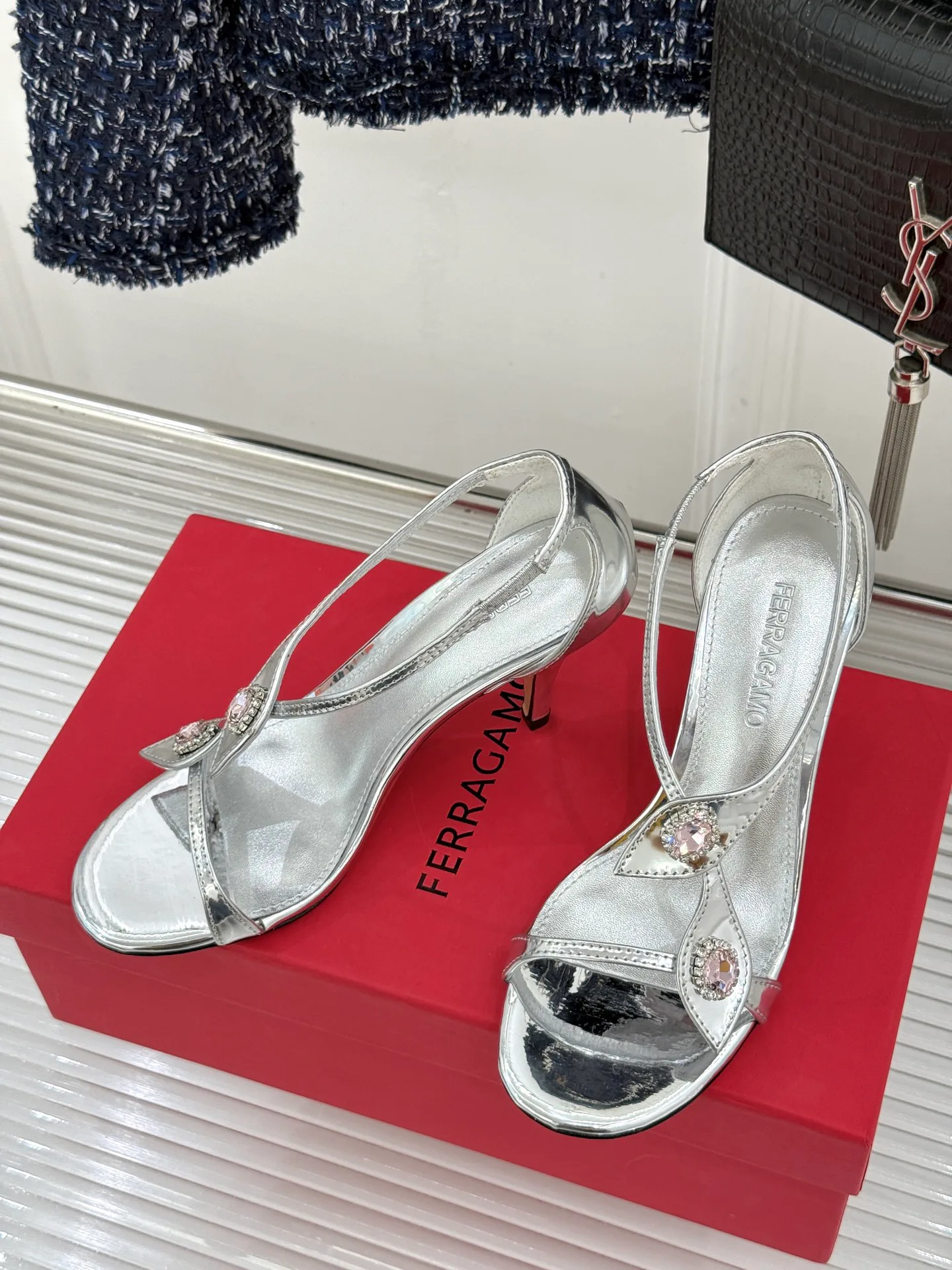 Босоножки Женские Salvatore Ferragamo 11312298