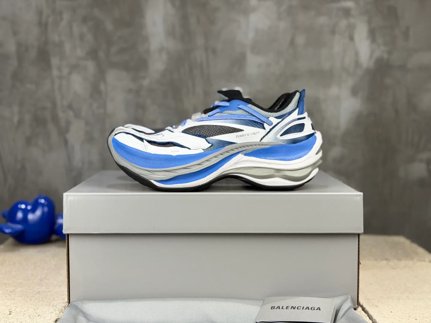 Кроссовки Женские Balenciaga 17787125