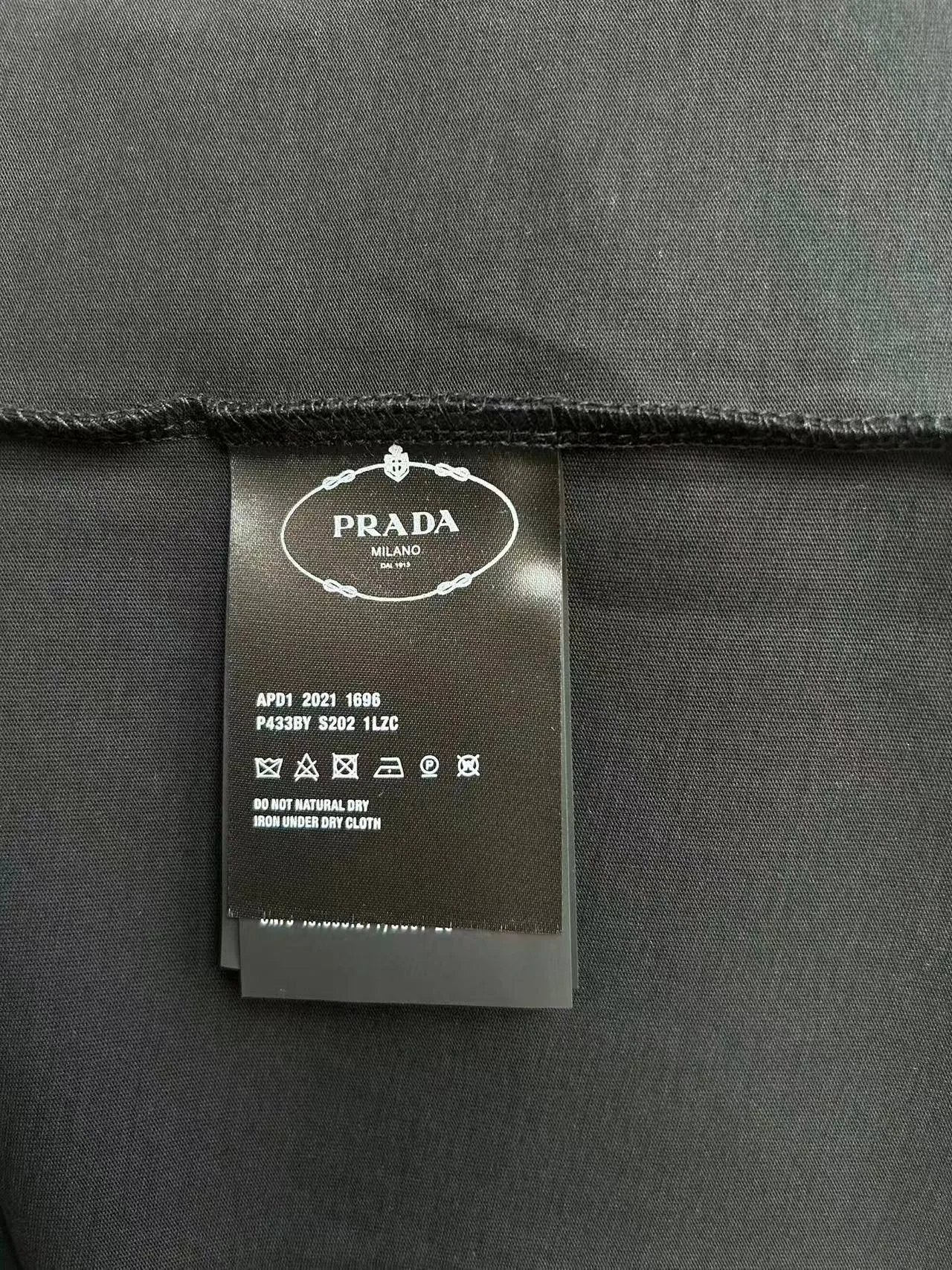 Футболки Женские Prada 1820414