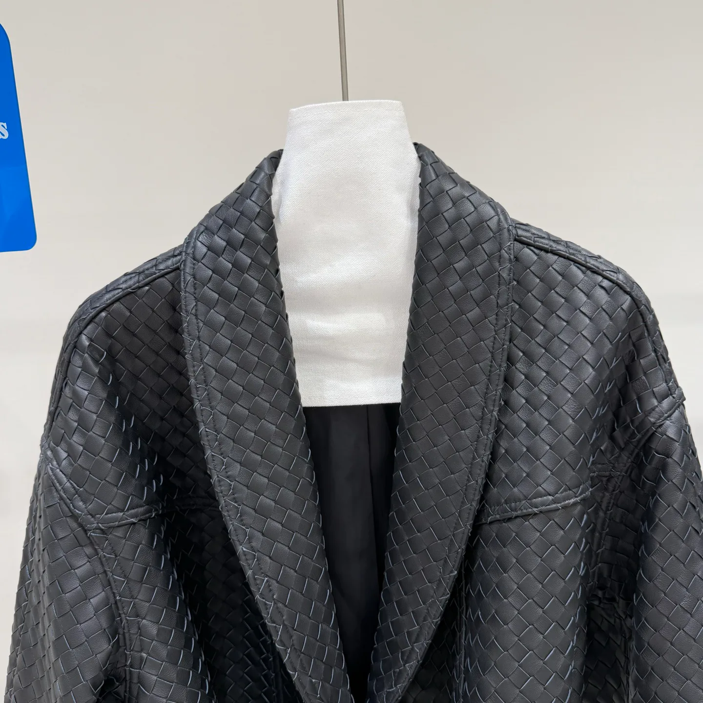 Кожаные Куртки И Дублёнки Женские Bottega Veneta 18335424