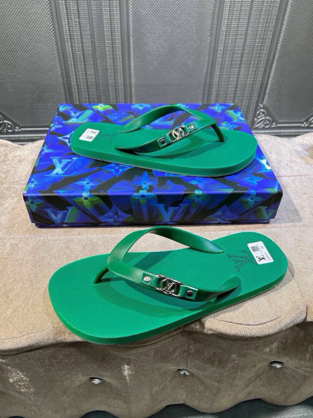 Шлепанцы Мужские Louis Vuitton 10646306