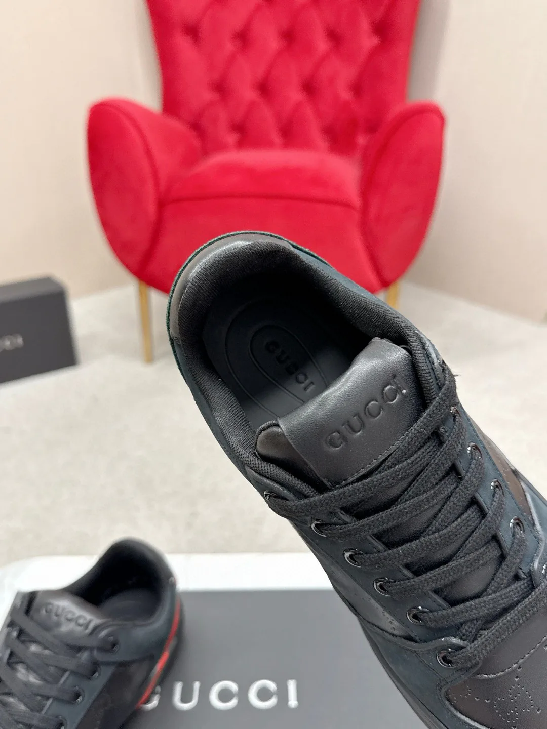 Кроссовки Женские Gucci 19099040