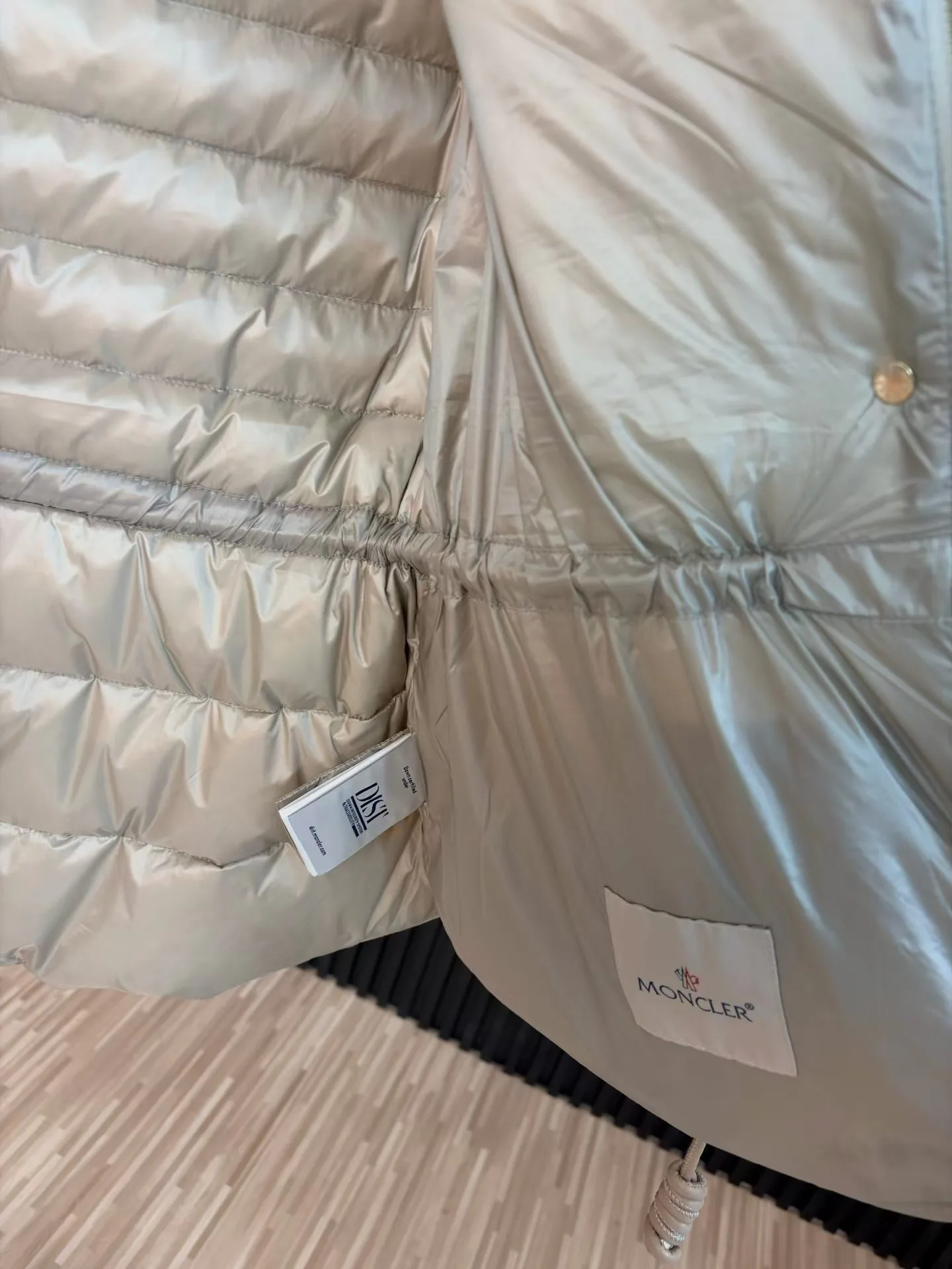 Куртки И Пуховики Женские Moncler 17897336
