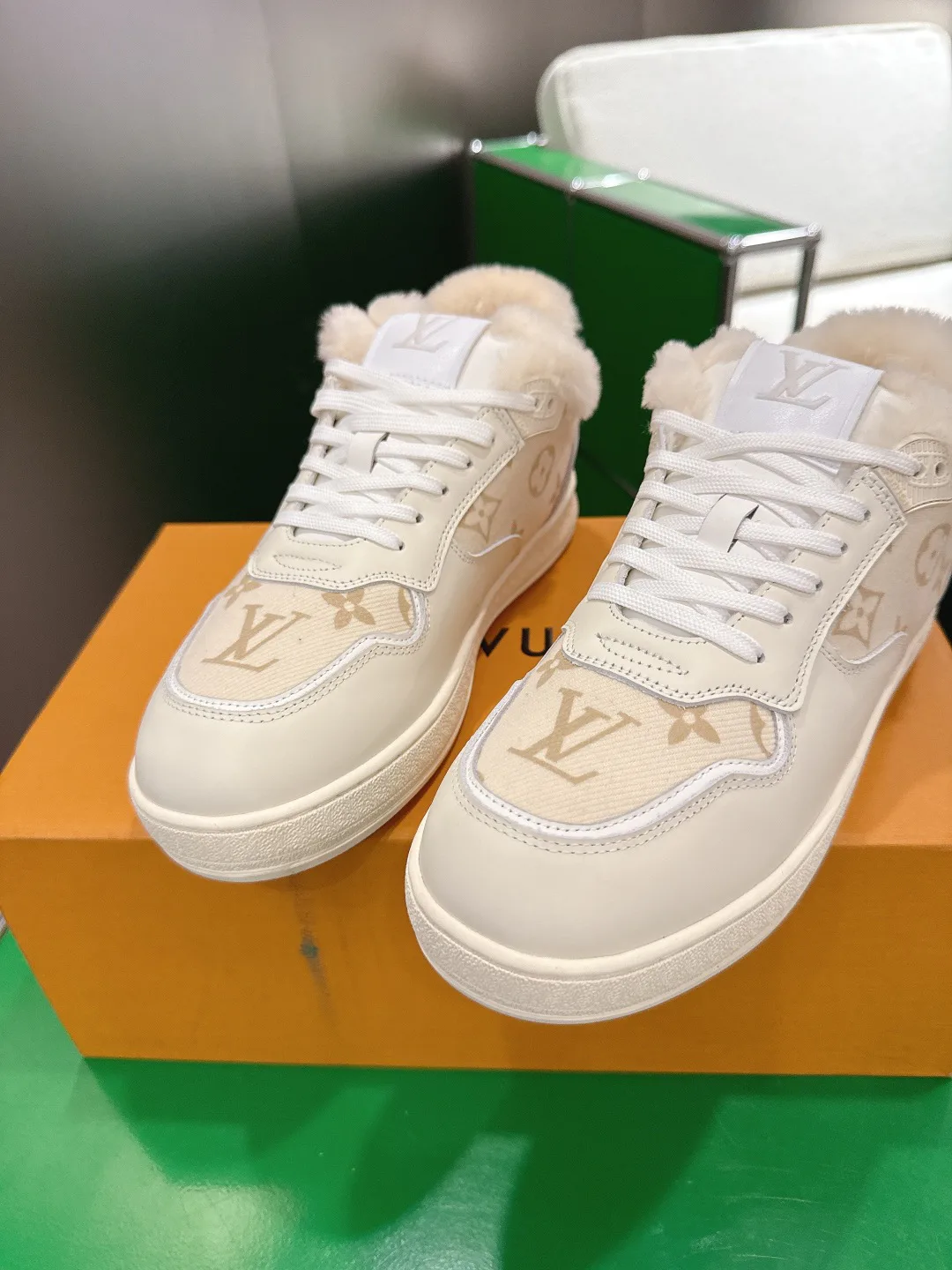 Кроссовки Женские Louis Vuitton 402102