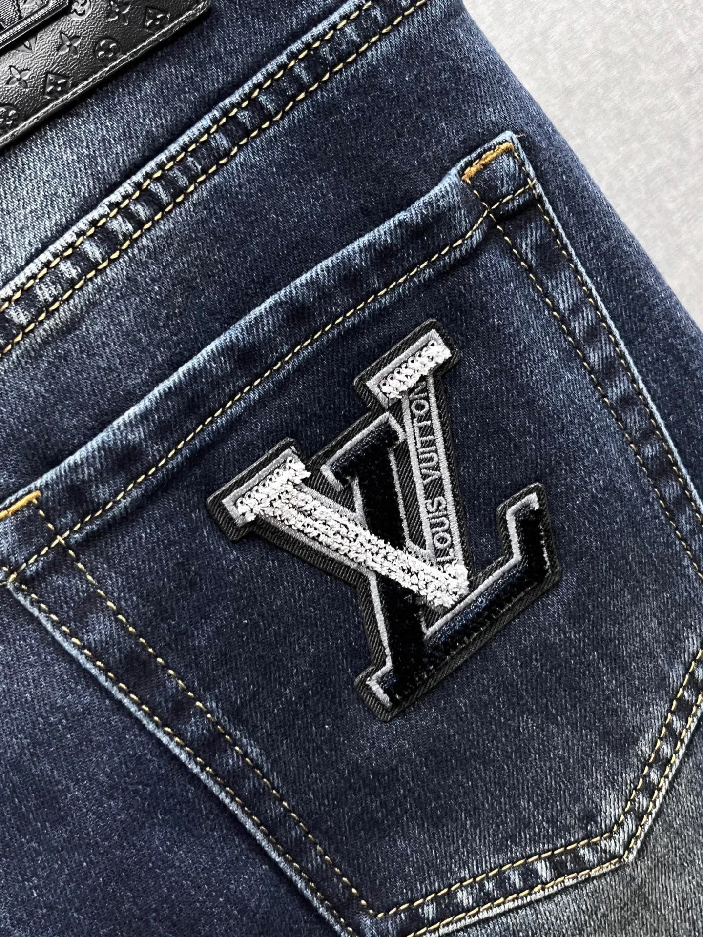 Джинсы Мужские Louis Vuitton 9175037