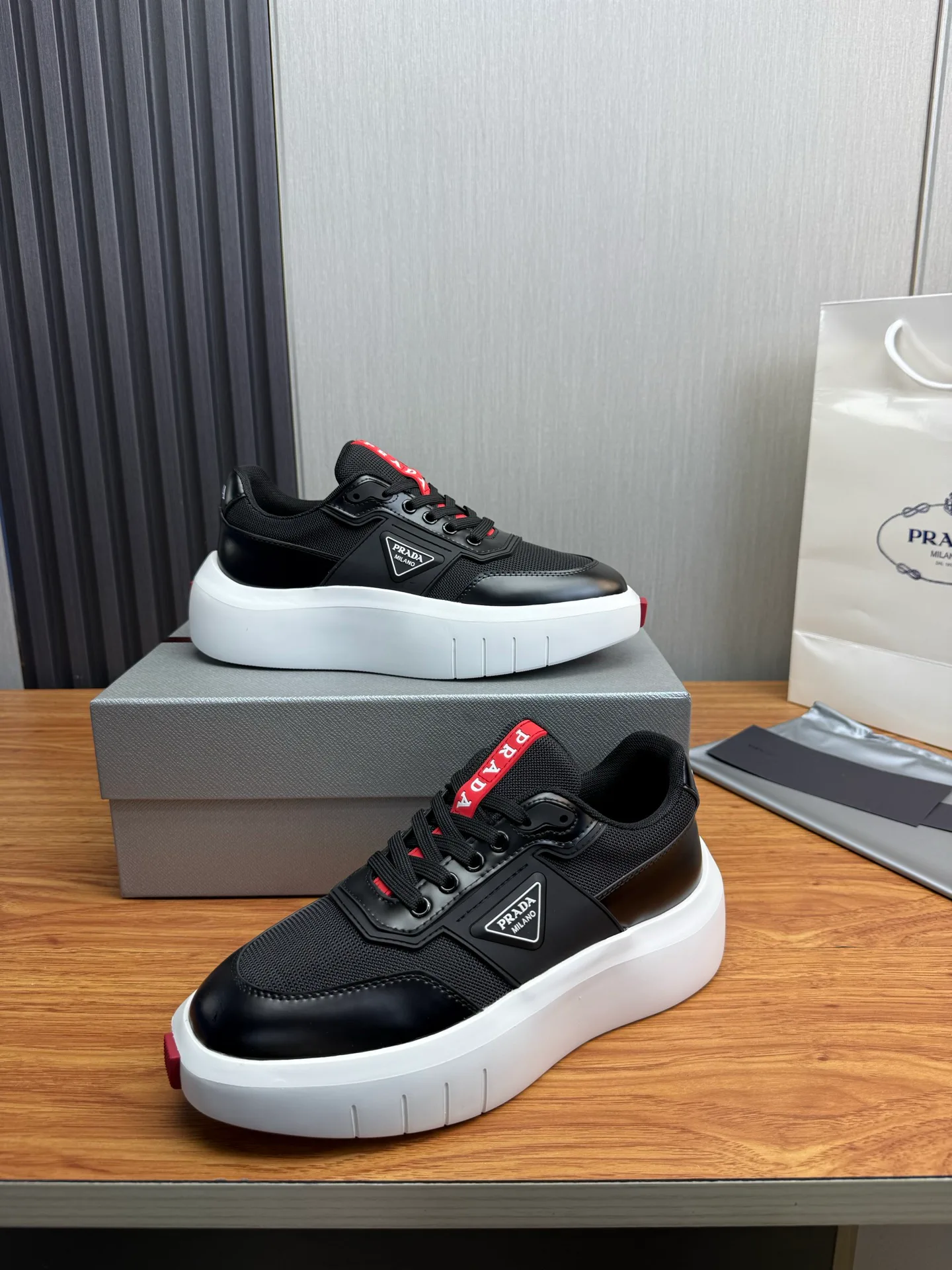 Кроссовки Мужские Prada 11763920