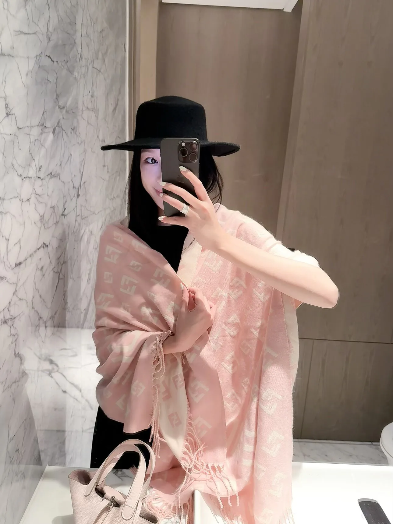 Шарфы Fendi 18427091