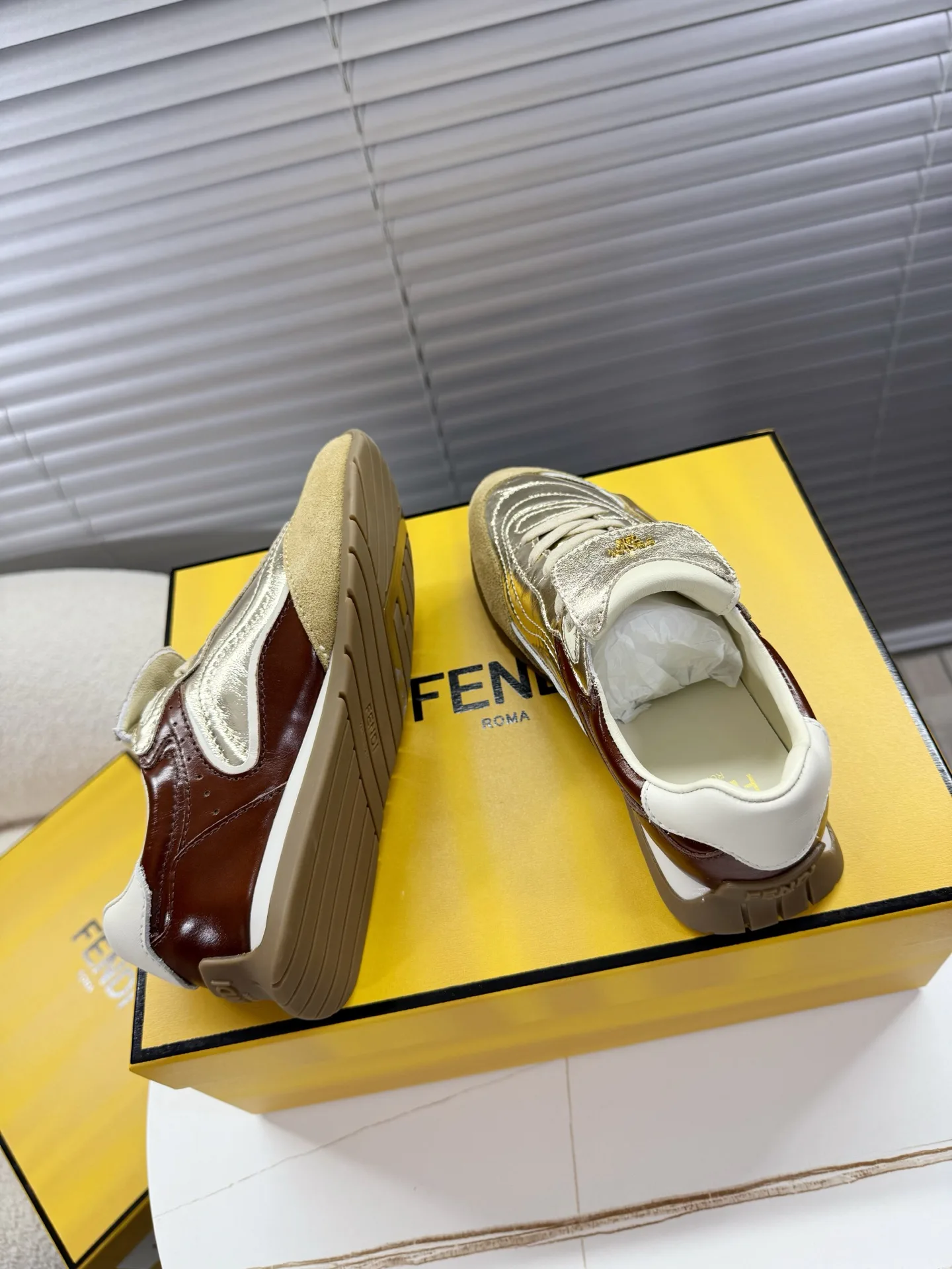 Кроссовки Женские Fendi 254845