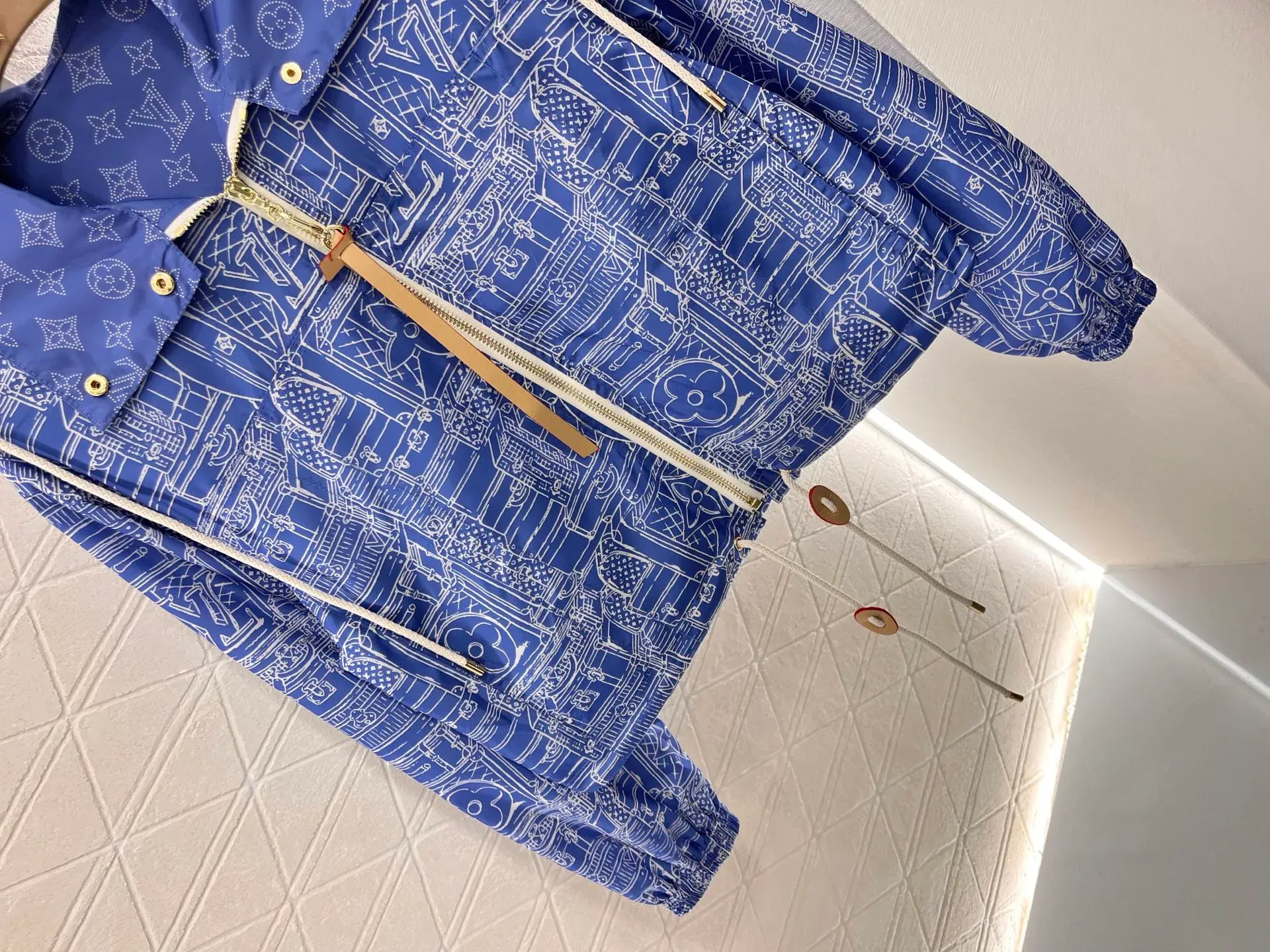 Куртки И Пуховики Женские Louis Vuitton 35511