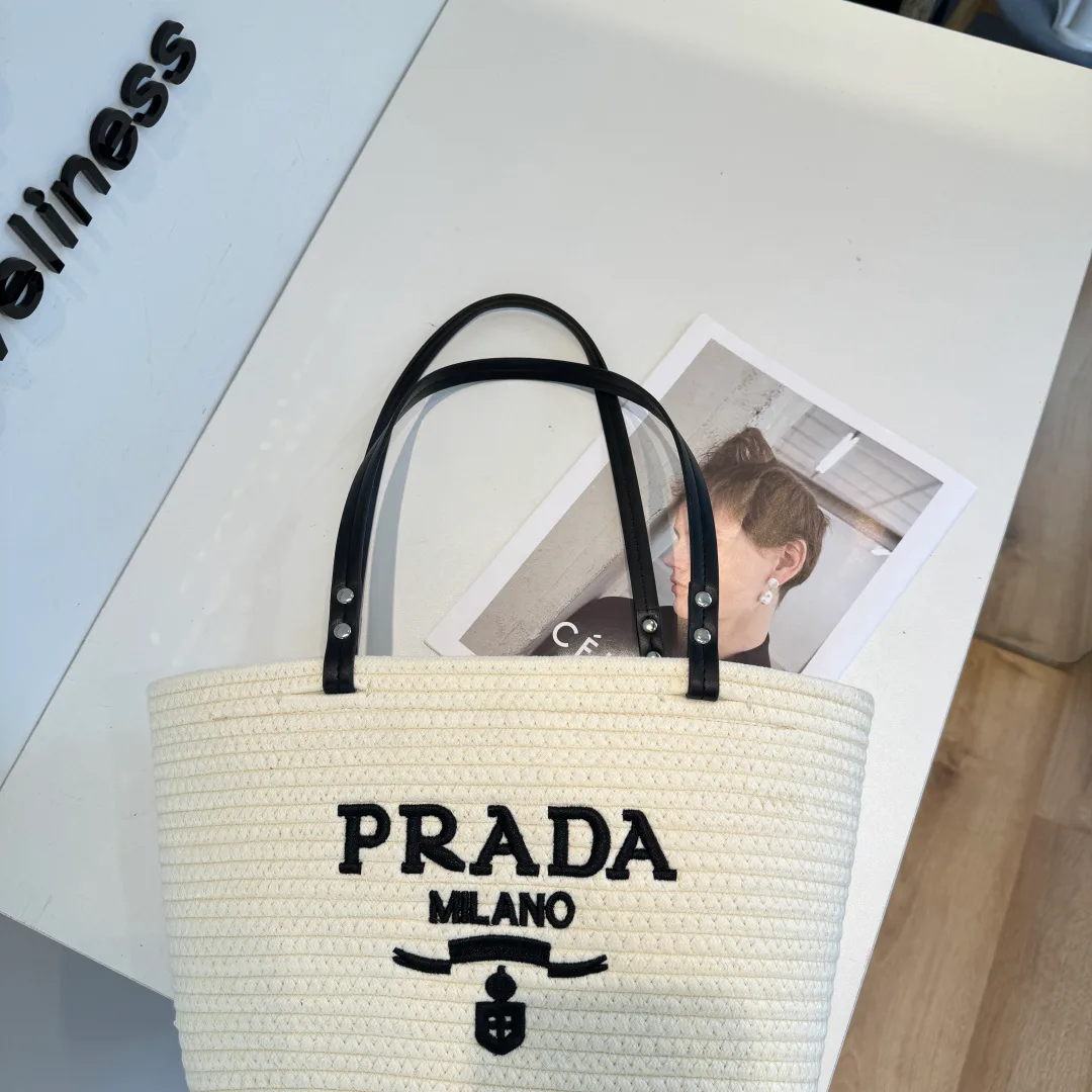Классические Сумки Женские Prada 12765026