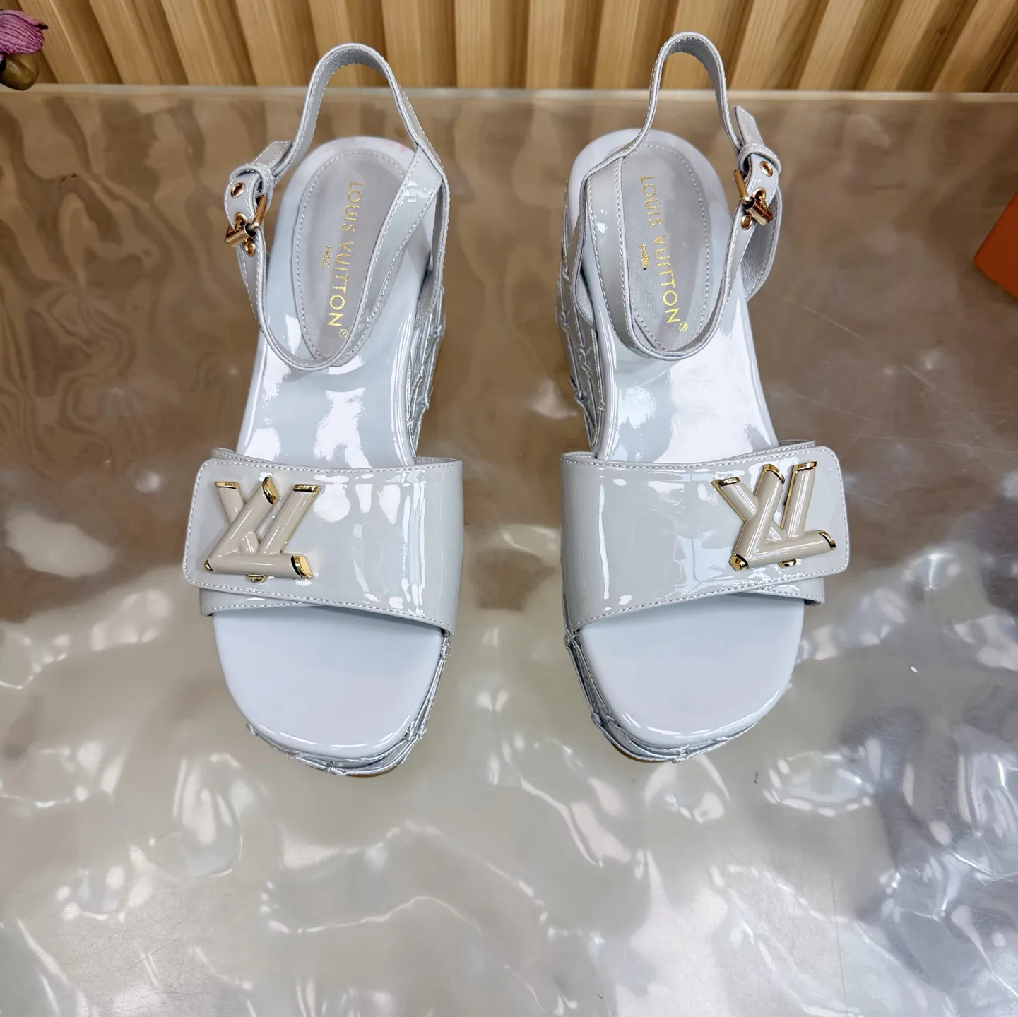 Босоножки Женские Louis Vuitton 12615435