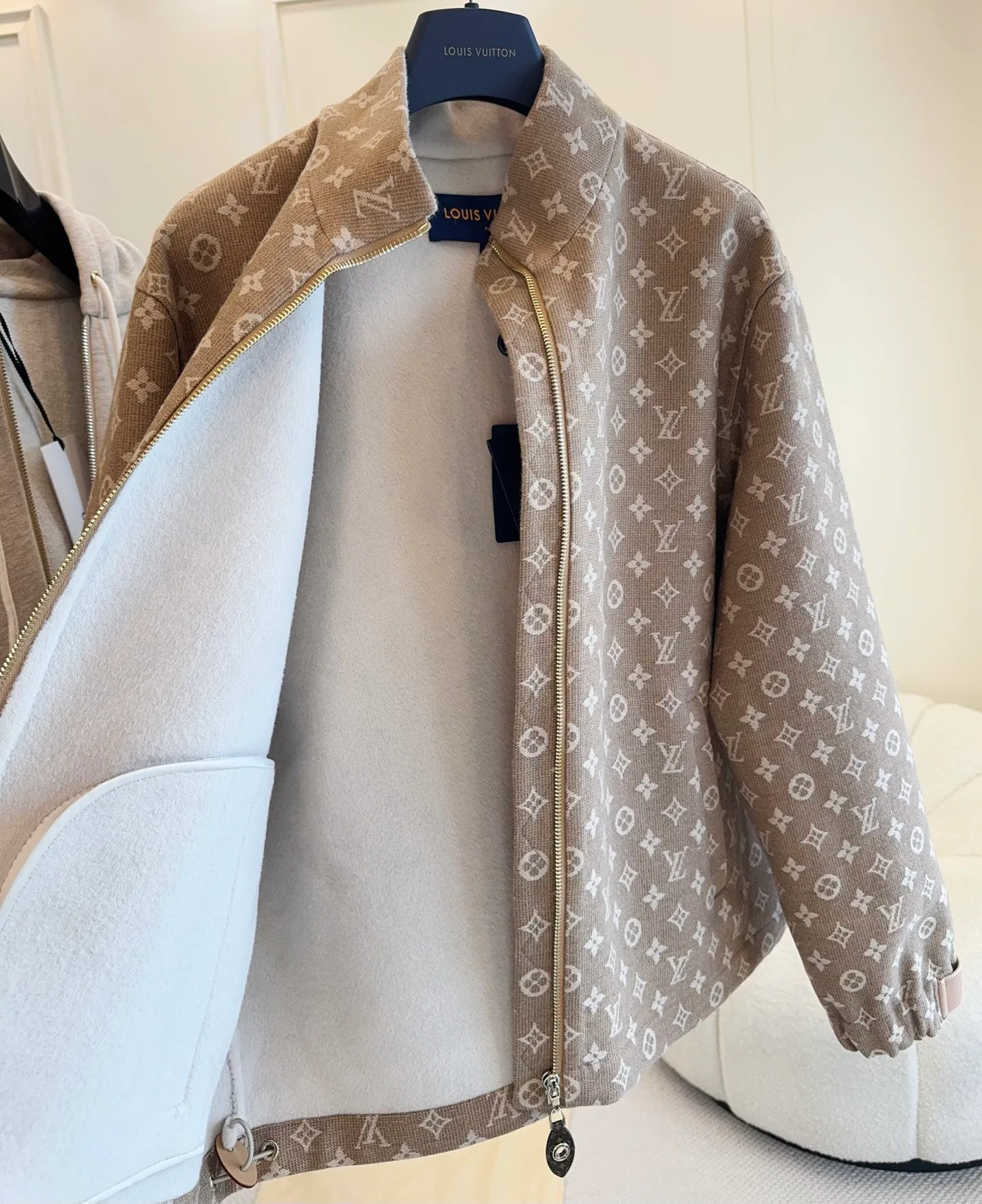 Куртки И Пуховики Женские Louis Vuitton 1164956