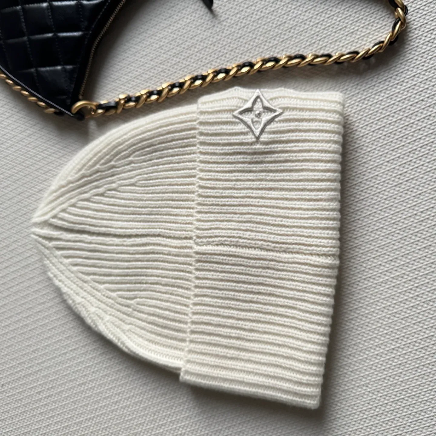 Головные Уборы Louis Vuitton 1412345