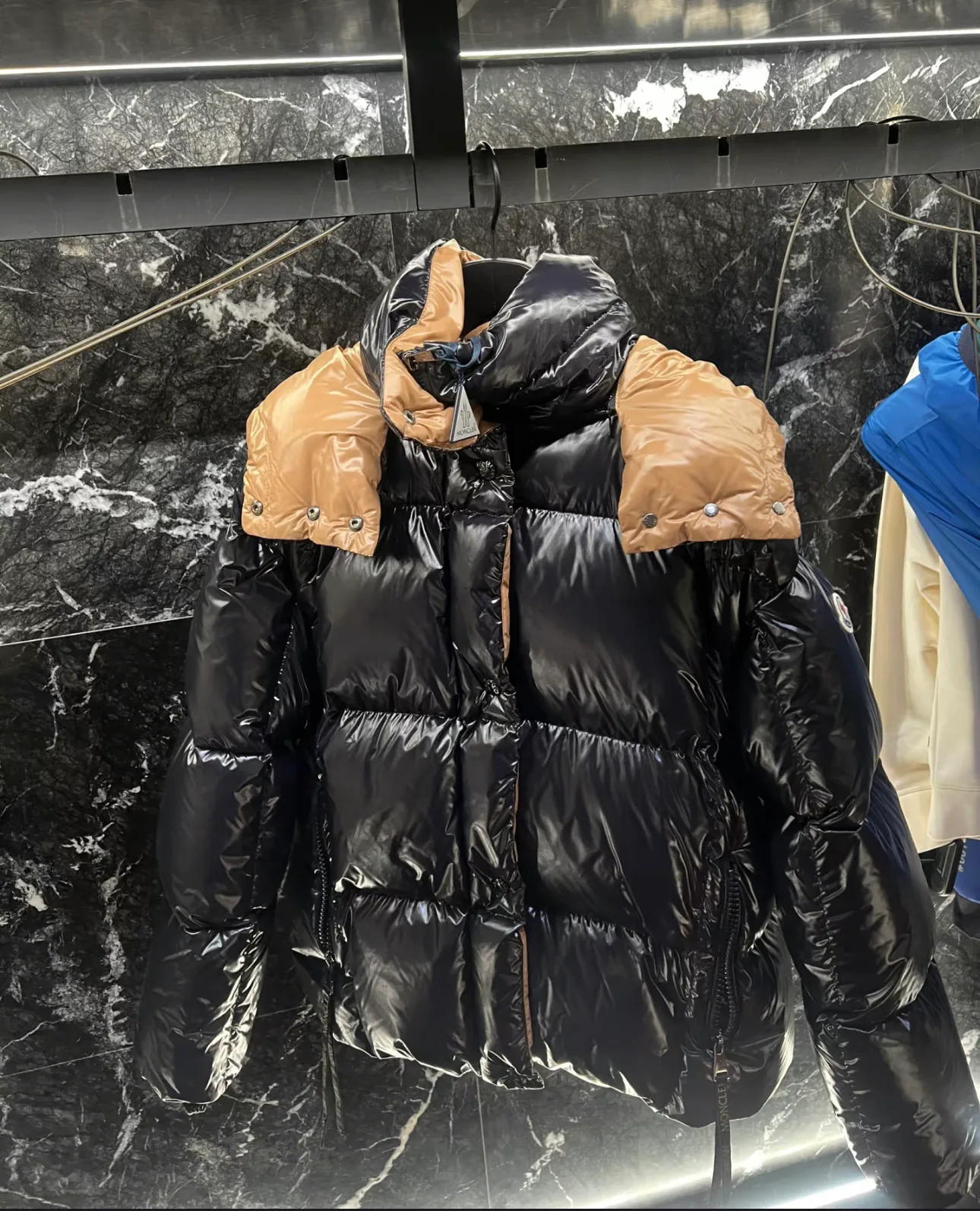 Куртки И Пуховики Женские Moncler 18443644