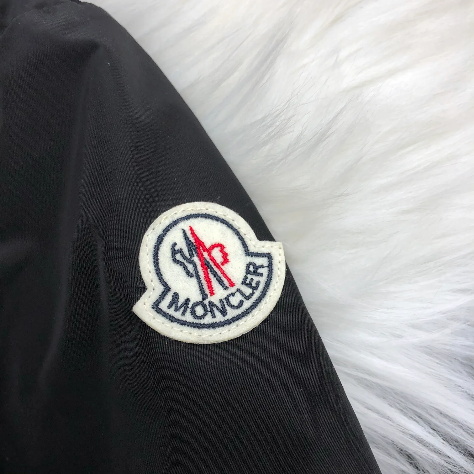 Куртки И Пуховики Женские Moncler 11513016